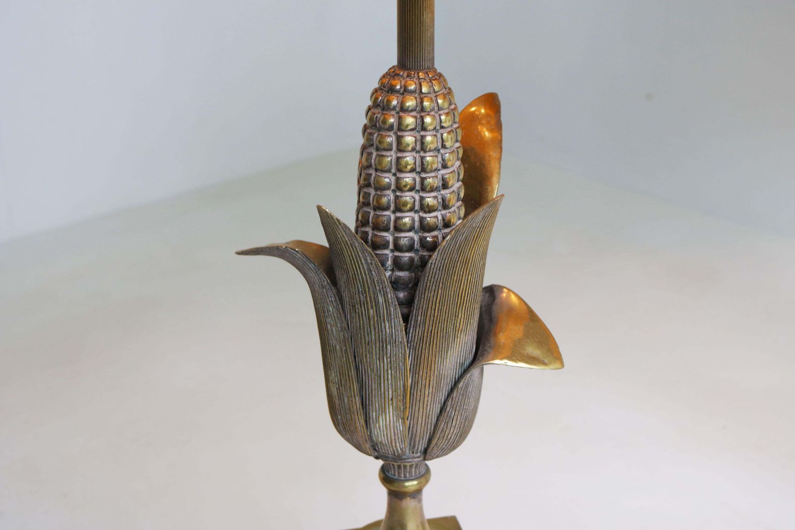 Paire de lampes de table Maison Charles modèle « Corn », bronze, France, 1950, style Regency photo buy