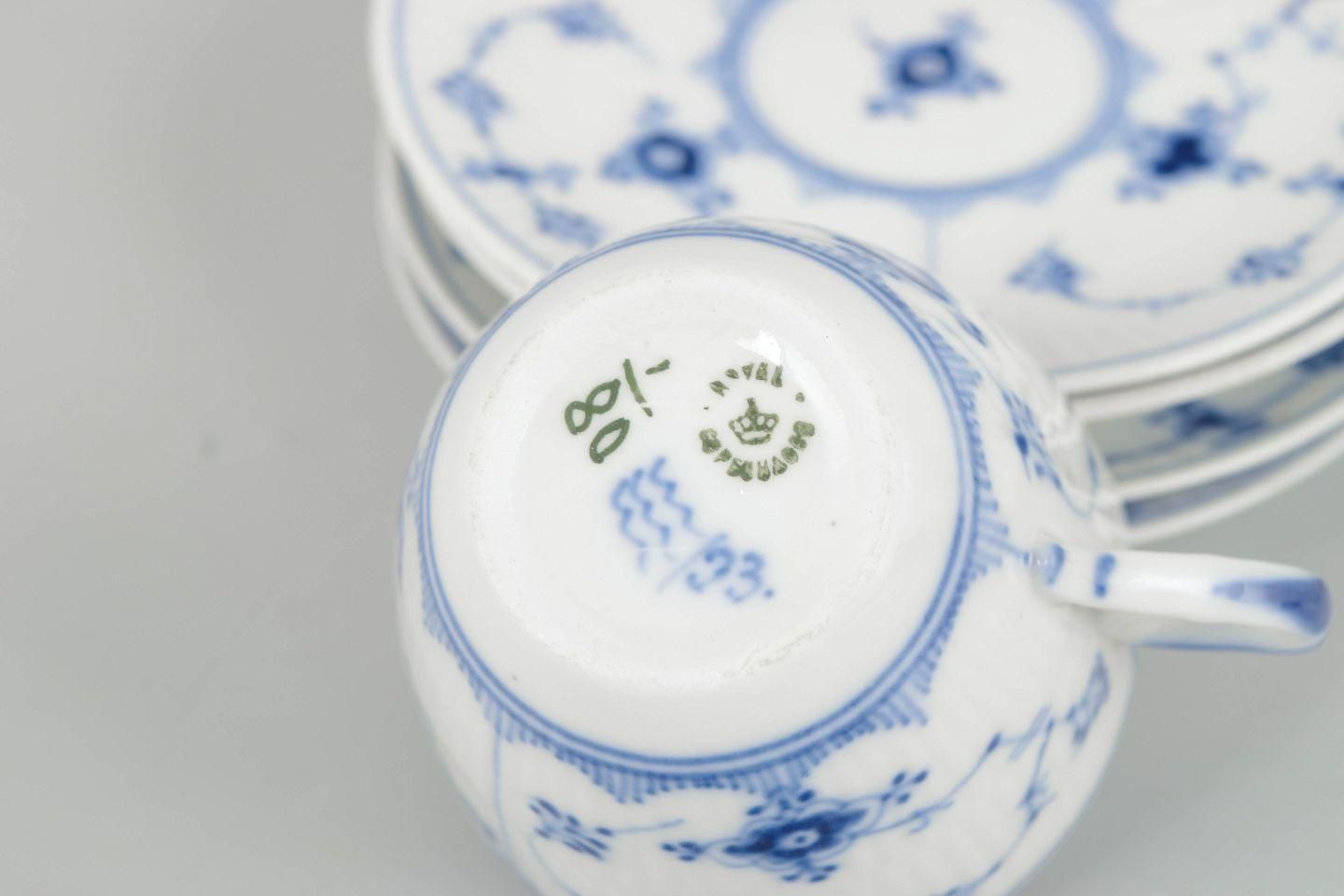 Royal Copenhagen, Blue Fluted Plain. Ensemble de quatre tasses à café avec soucoupes. photo Décoration
