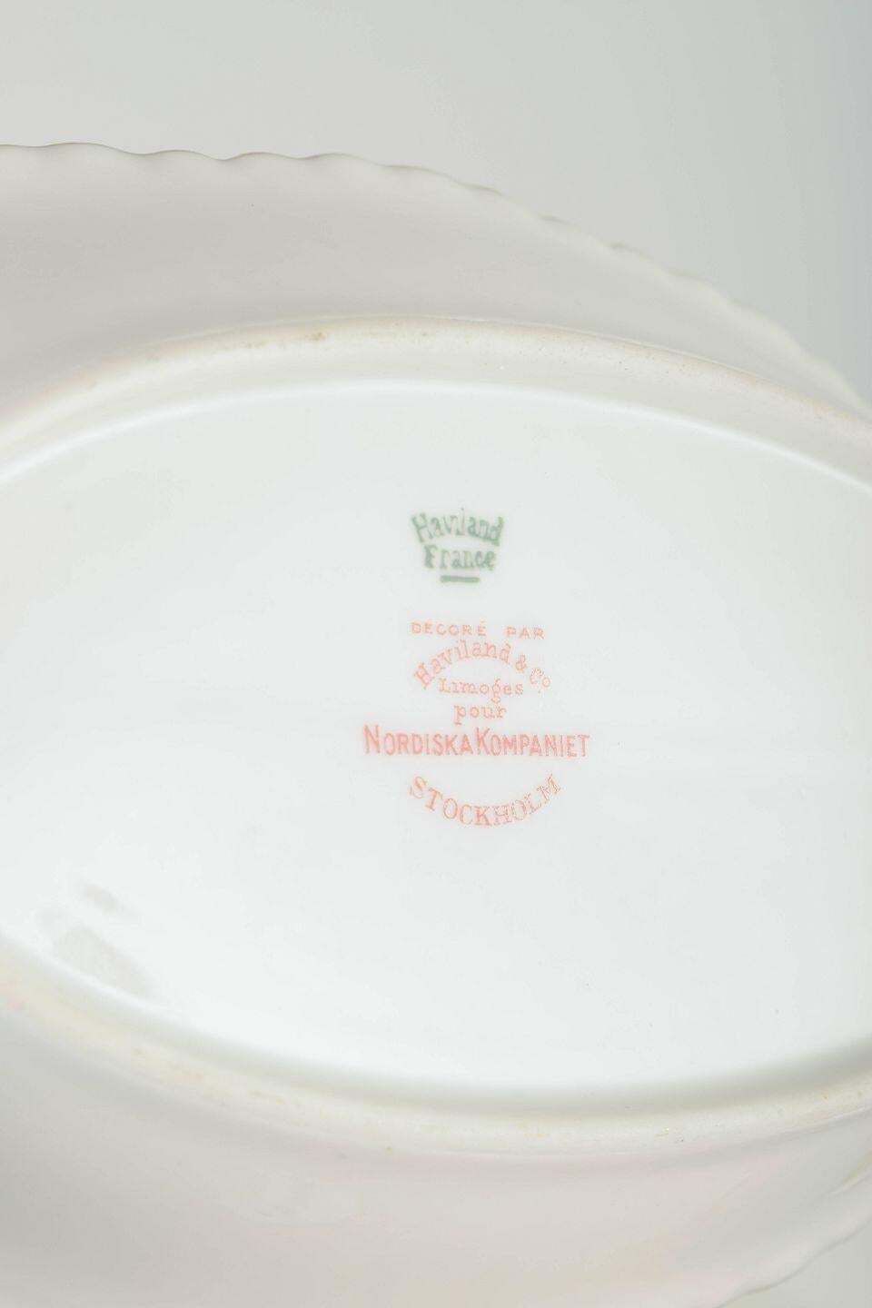 Haviland, France. Pair Of Oval Porcelain Dishes In Cream Tone With Gilded Edges. photo Home Decor