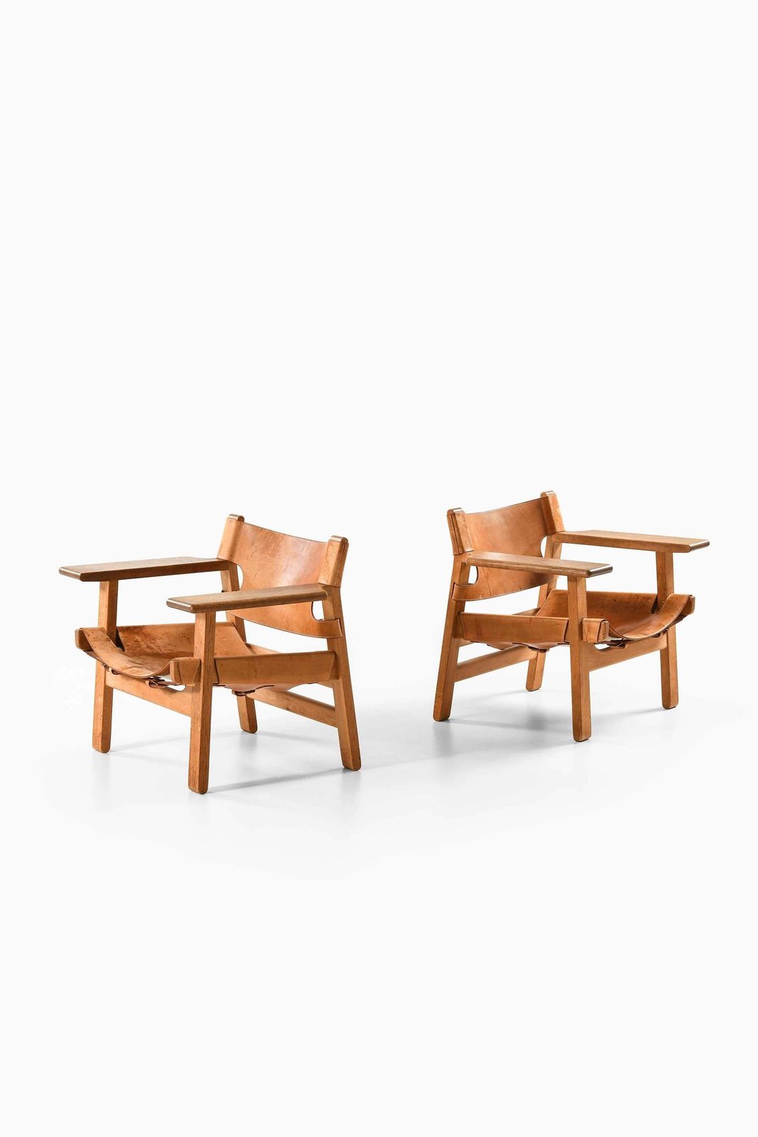 Pair Of Spanish Chairs In Leather & Oak By Børge Mogensen, 1950s photo vinterior