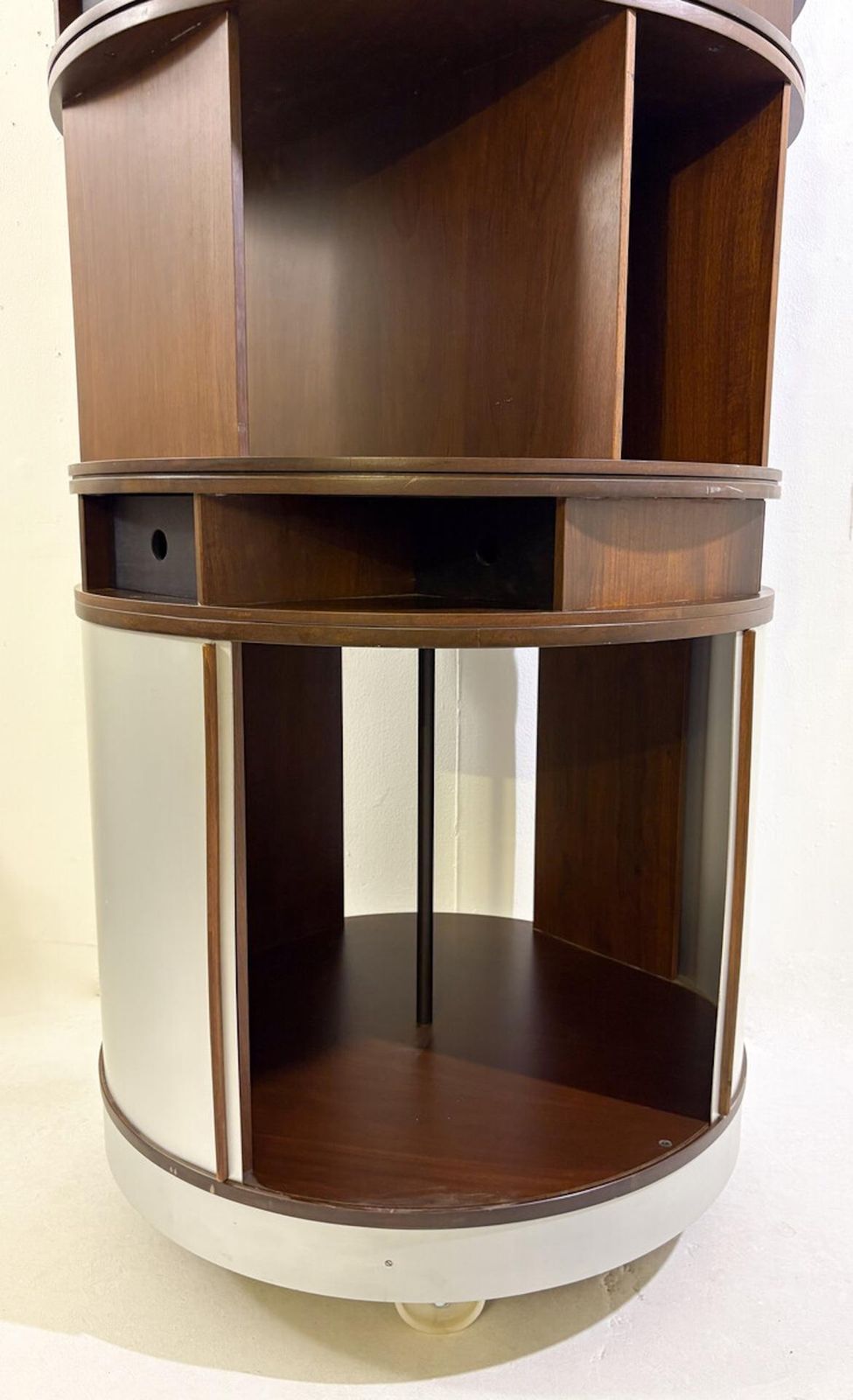 12368.0 "Combi Center" By Joe Colombo For Bernini, 1963 photo