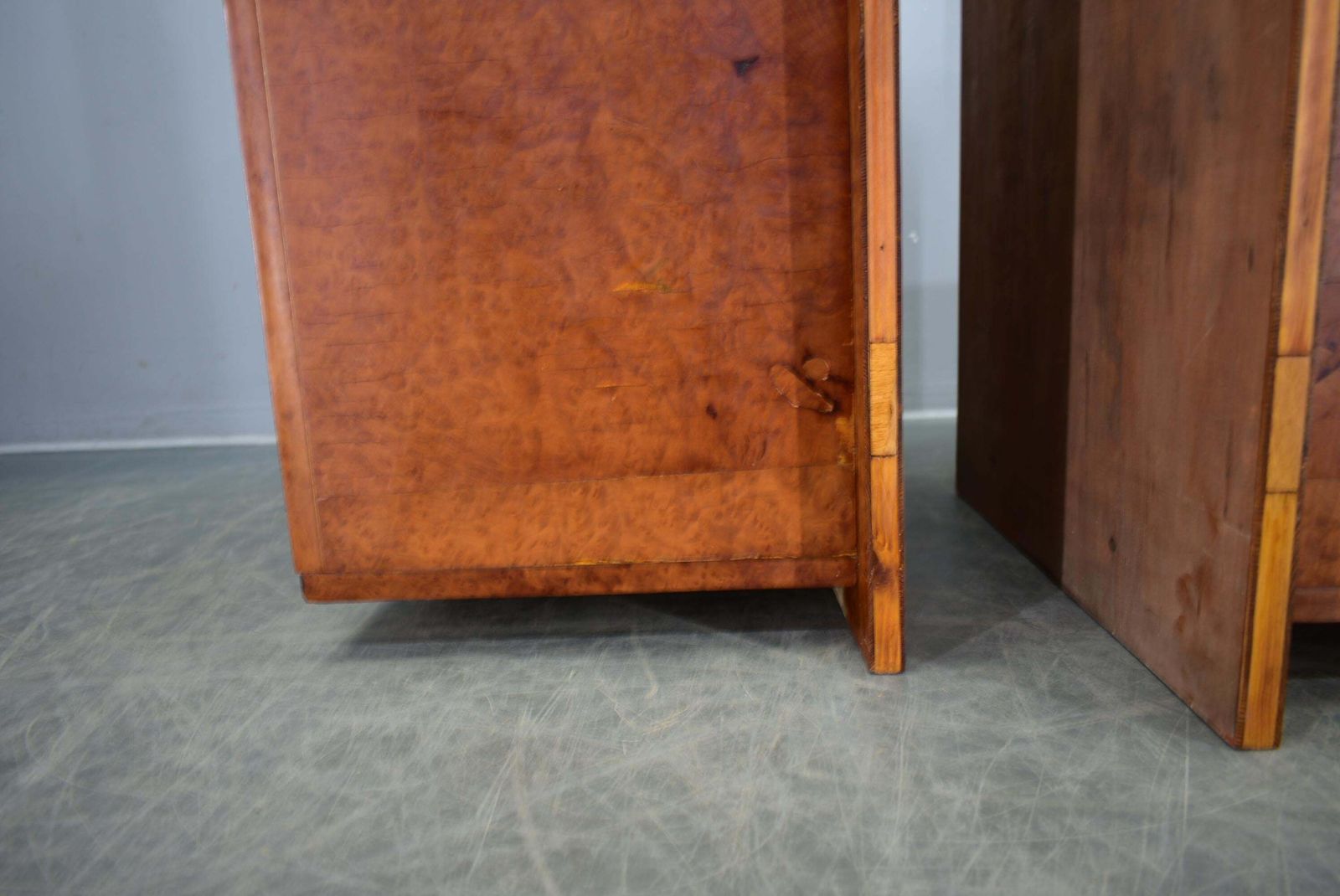 Mobilier Paire de tables de chevet Art déco, Tchécoslovaquie, 1938 photo