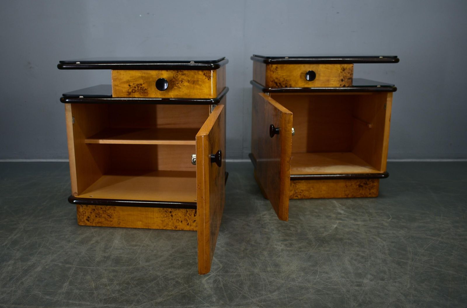 Tables de chevet de Jindrich Halabala, Tchécoslovaquie, années 1940 photo 983.0