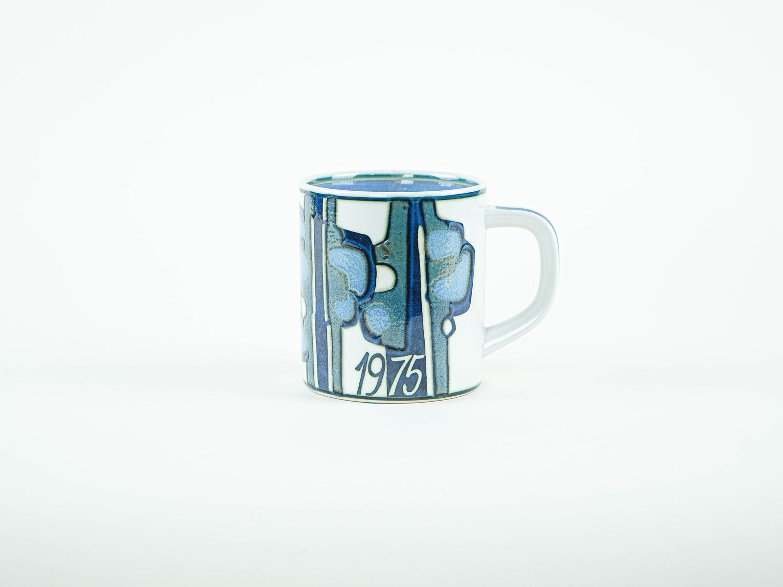 Ceramic Mug, Danish Design, 1975, Designer: Bodil Buch, Manufacturer: Royal Copenhagen photo buy
