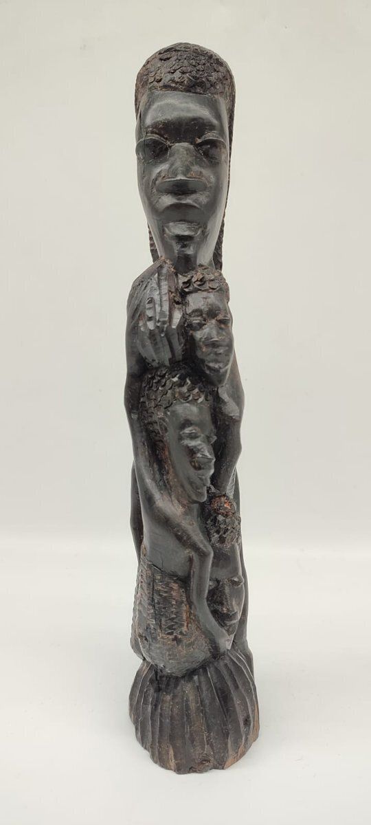 Modernist Hand Carved Ujamaa Sculpture In Ebony Makonde, 20th Century