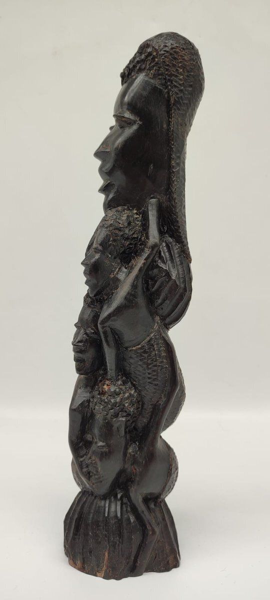 Modernist Hand Carved Ujamaa Sculpture In Ebony Makonde, 20th Century photo for sale