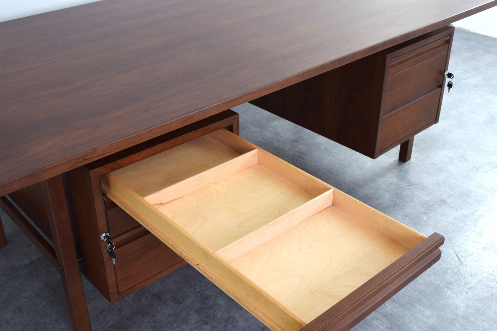 6599.0 Mid Century Large American Walnut Executive Desk photo