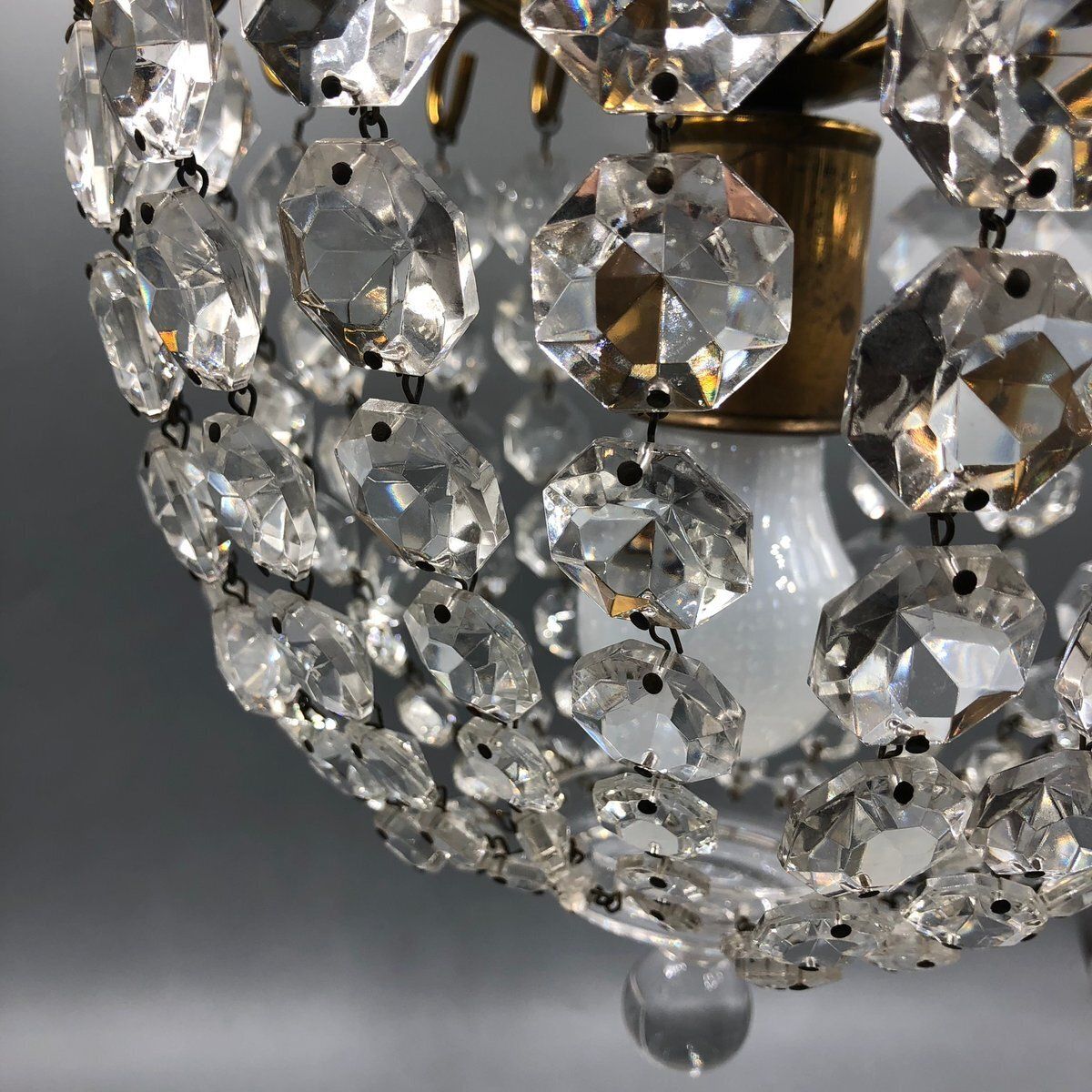 photo vinterior Hollywood Regency Art Deco Basket Chandelier In Brass & Crystal Ceiling Lamp