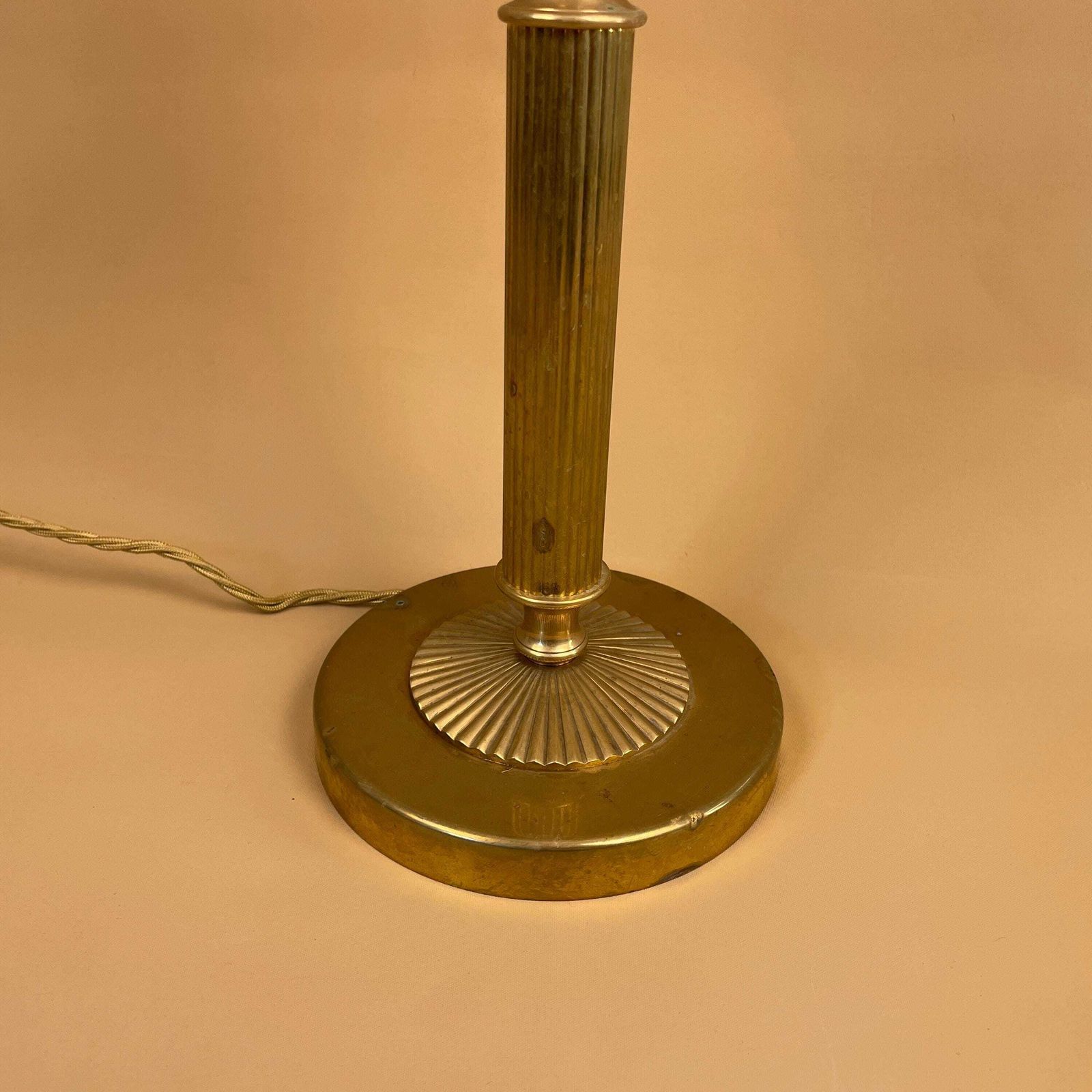 Antique Gold Brass Table Lamp White Glass Shade Light Desk Bedside Side Ornate Oil Lamp Style Large photo furniture