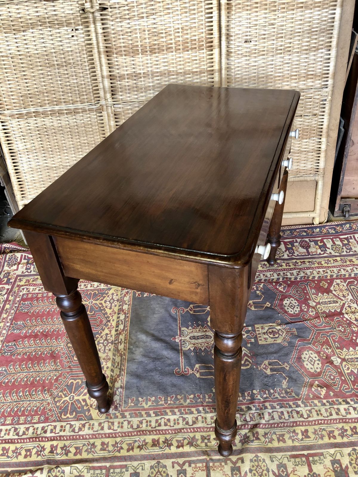 photo vintage Antique Mahogany Hall Or Writing Table
