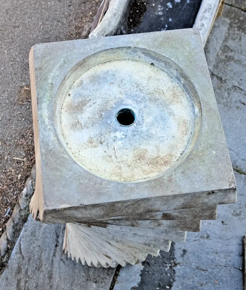 Contemporary Concrete Garden Water Fountain Column photo for sale