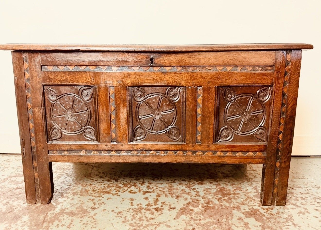 A Rare & Beautiful 300 Year Old Georgian Antique Oak Coffer C1730