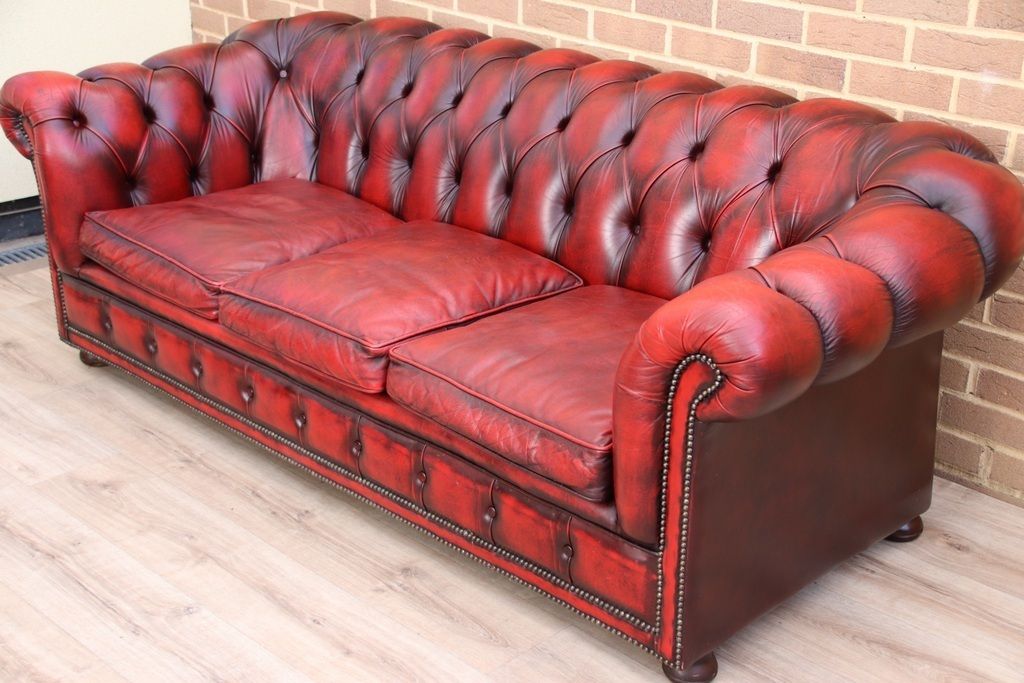 Chesterfield Vintage Sofa photo vinterior