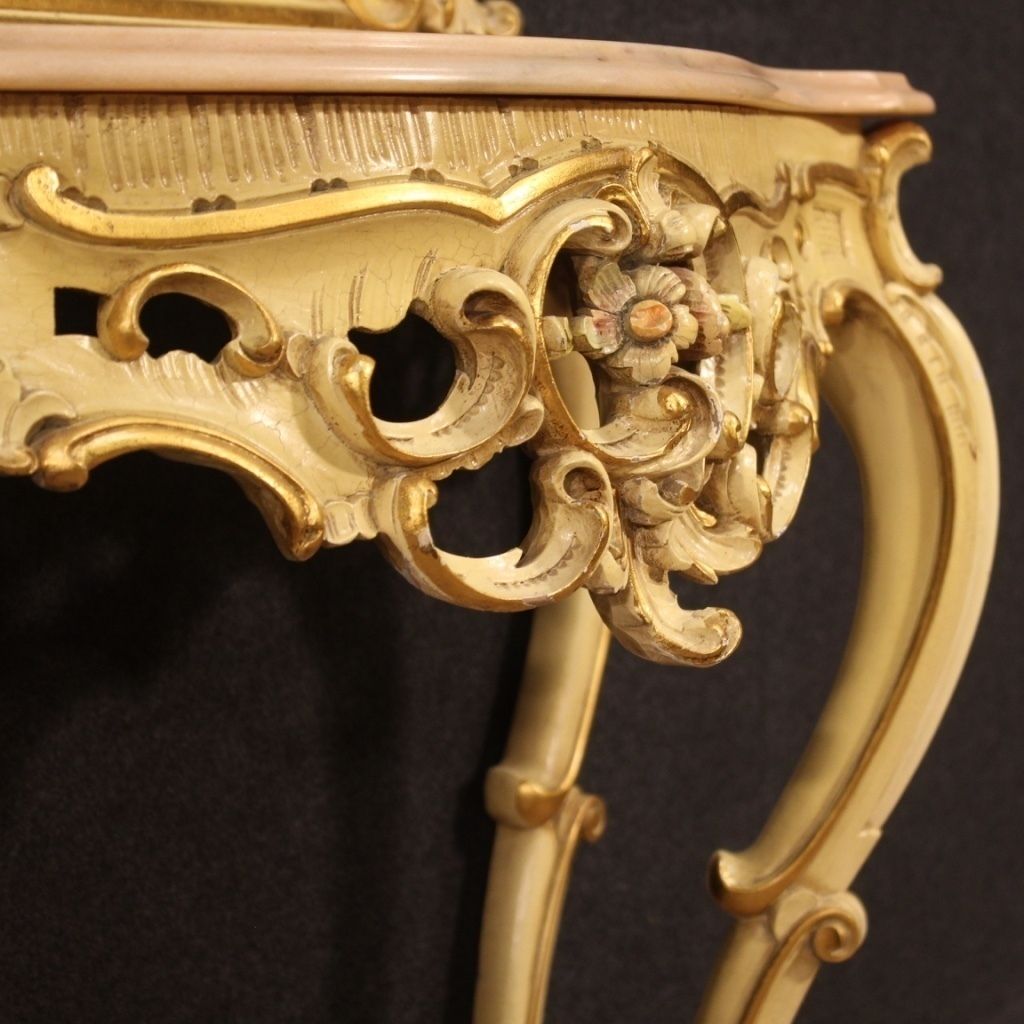 photo furniture Console de style Louis XV laquée