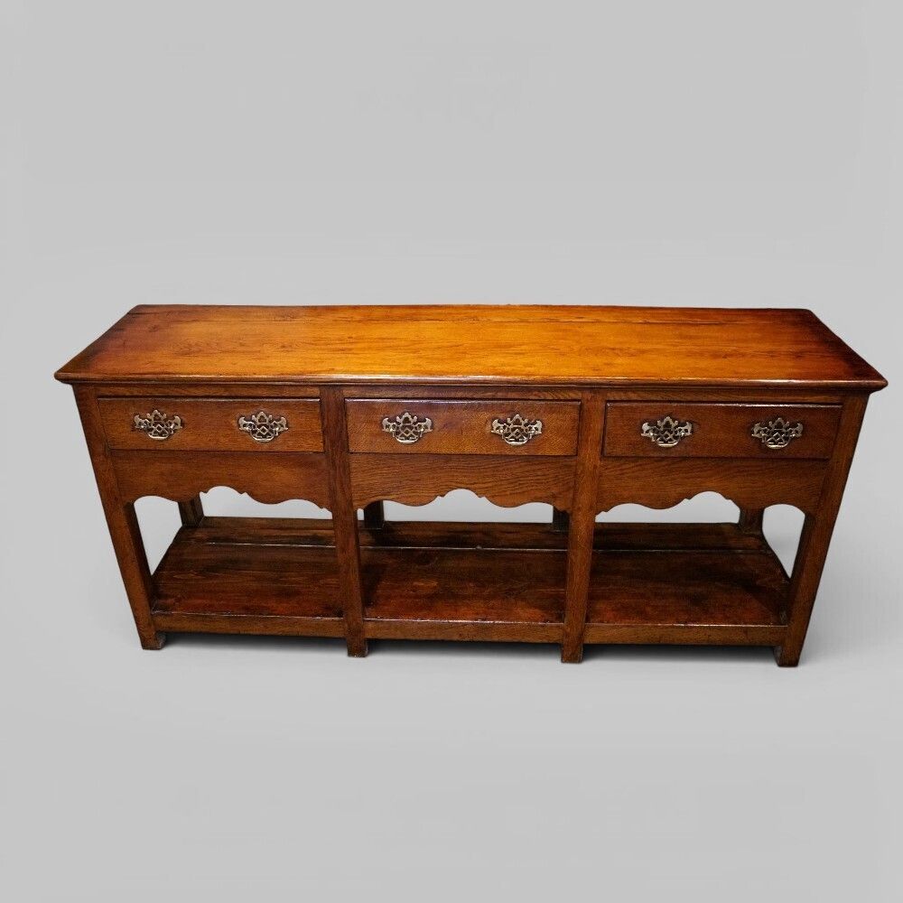 19th Century Oak Dresser Base With Pot Board