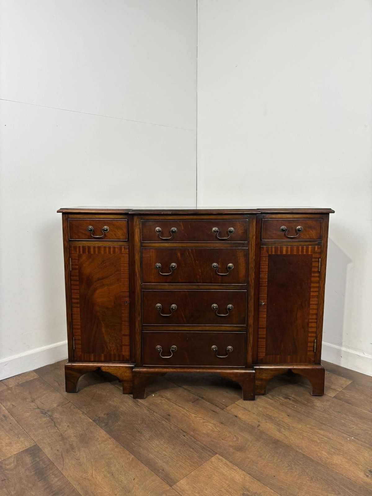 Reproduction Mahogany Crossbanded Breakfront Sideboard photo Furniture