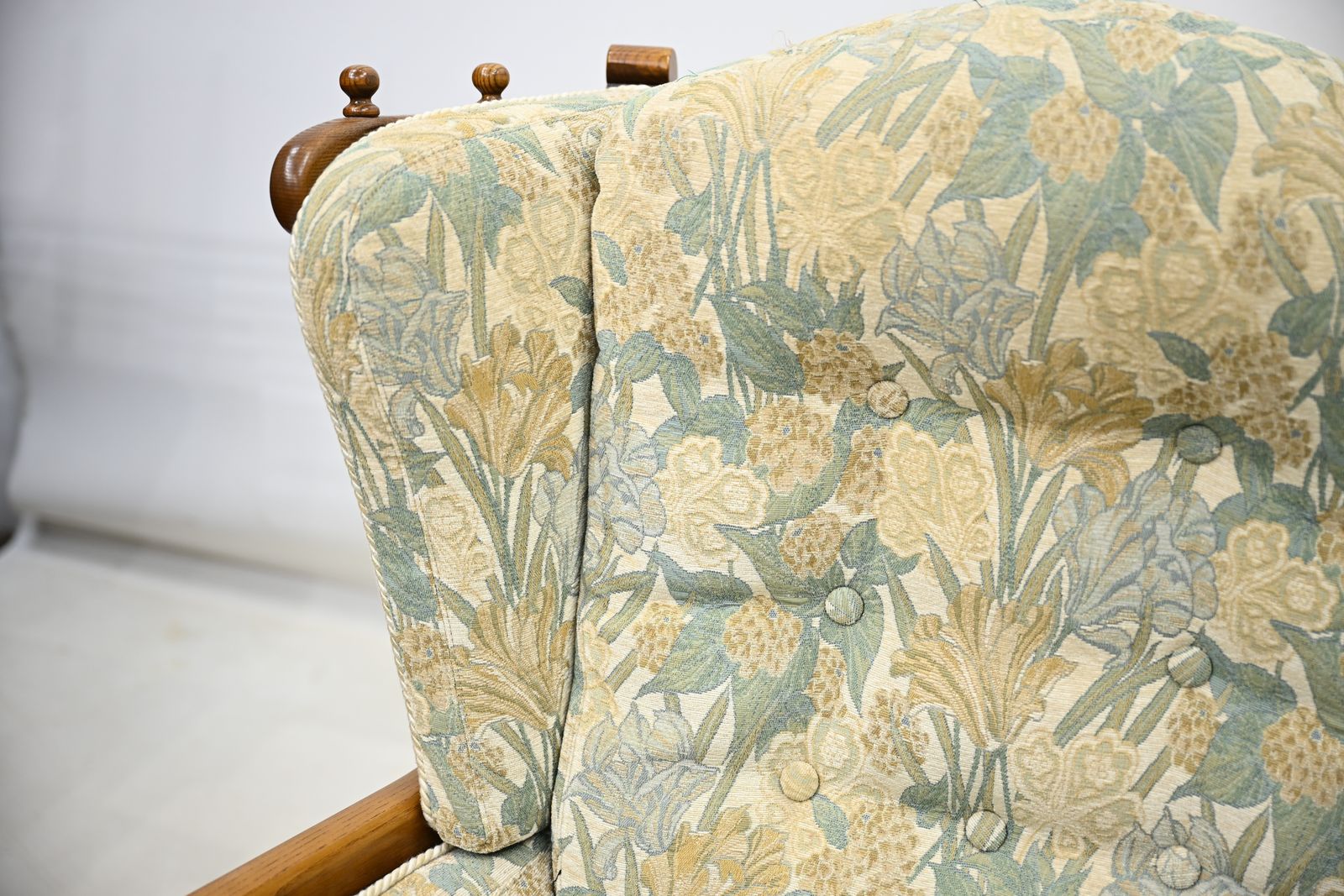 photo furniture Ercol Cloister 2str Sofa Golden Dawn 2 Seater #932/2 Gold Badge Free Uk Delivery