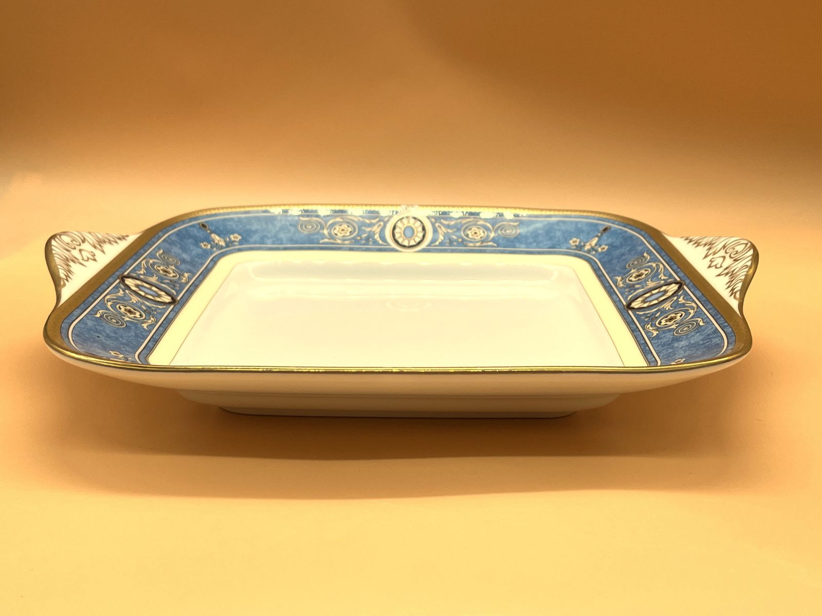 Vintage Wedgwood Madeleine Design Square Twin Handled Cake / Serving Plate. photo Home Decor