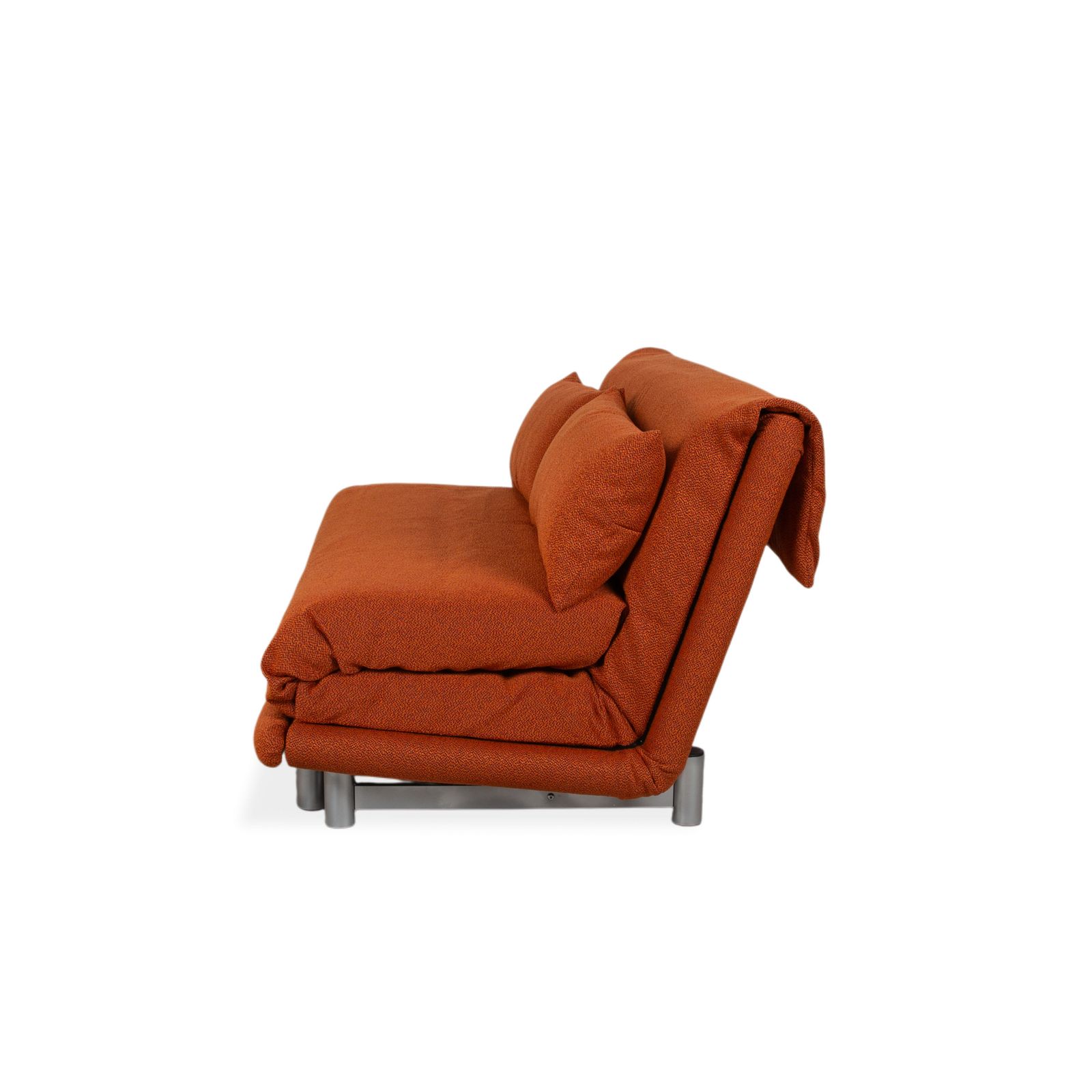 photo furniture Canapé convertible manuel 3 places Ligne Roset Multy en tissu gris, structure argentée