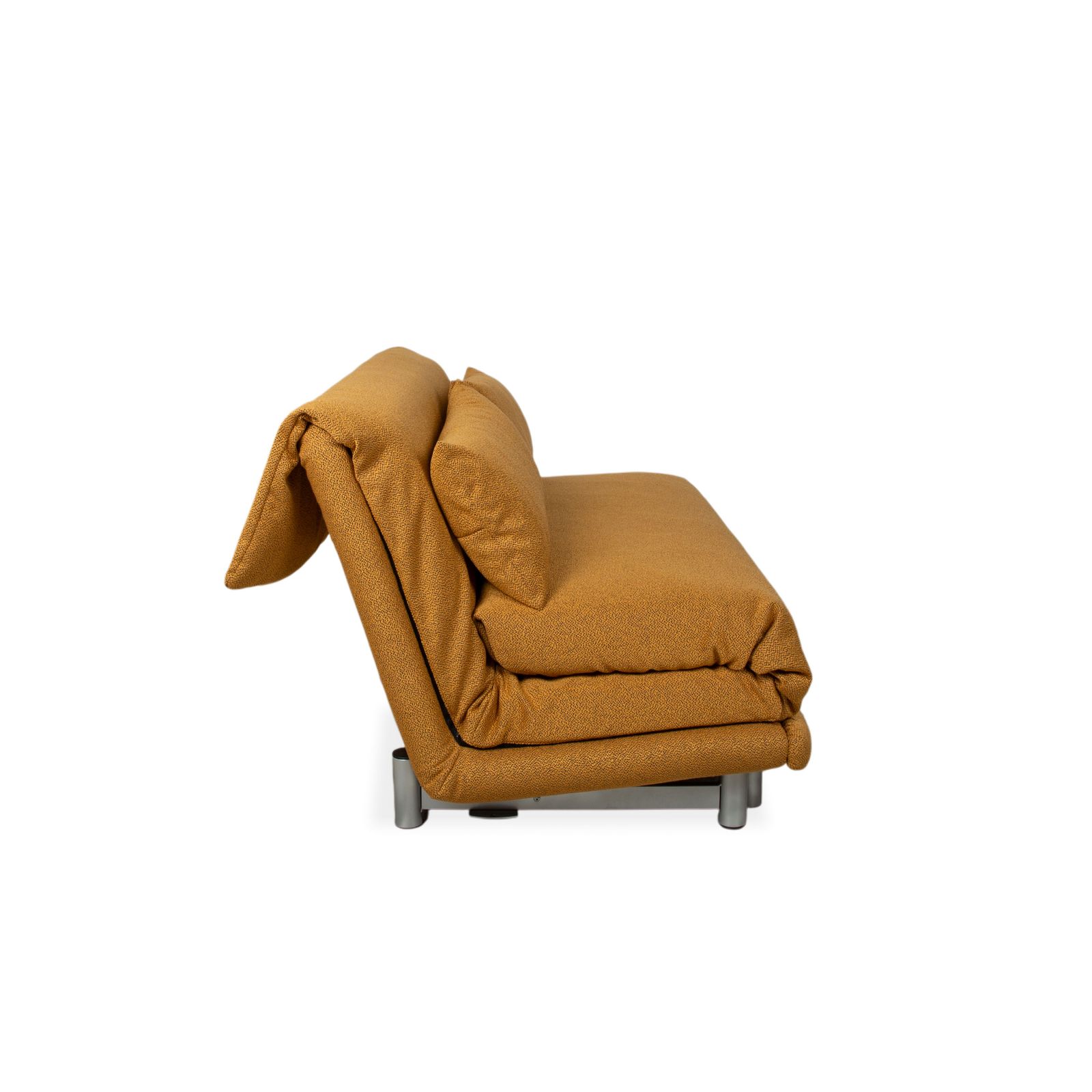Mobilier Canapé Ligne Roset Multy en tissu trois places, doré, fonction lit manuelle, cadre argenté, retapissé photo