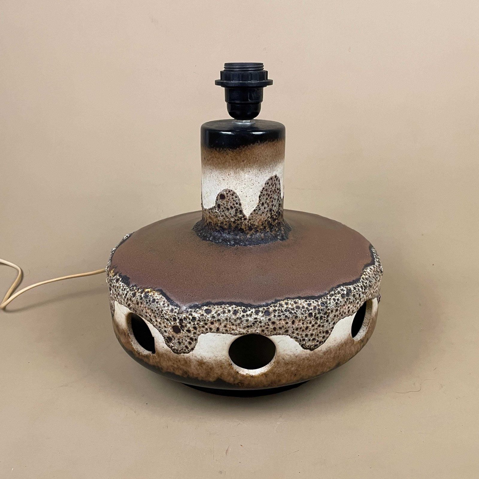 Large Ceramic Patterned Brown Studio Pottery Lamp Bedside Table Light Vase Retro Cottage Natural Antique Pattern Handmade Dripped Glaze photo vinterior