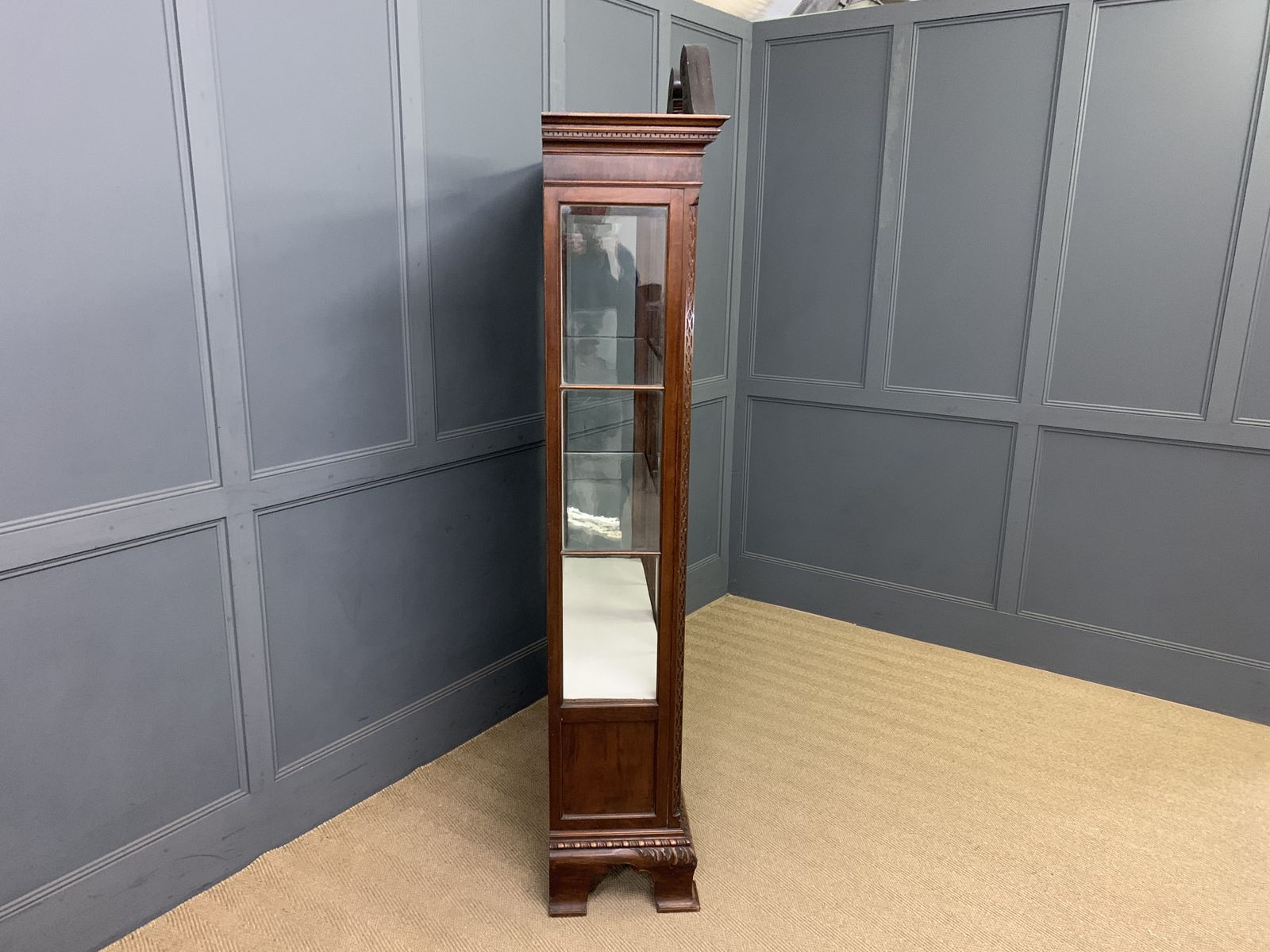 photo furniture Chippendale Stye Mahogany Display Cabinet