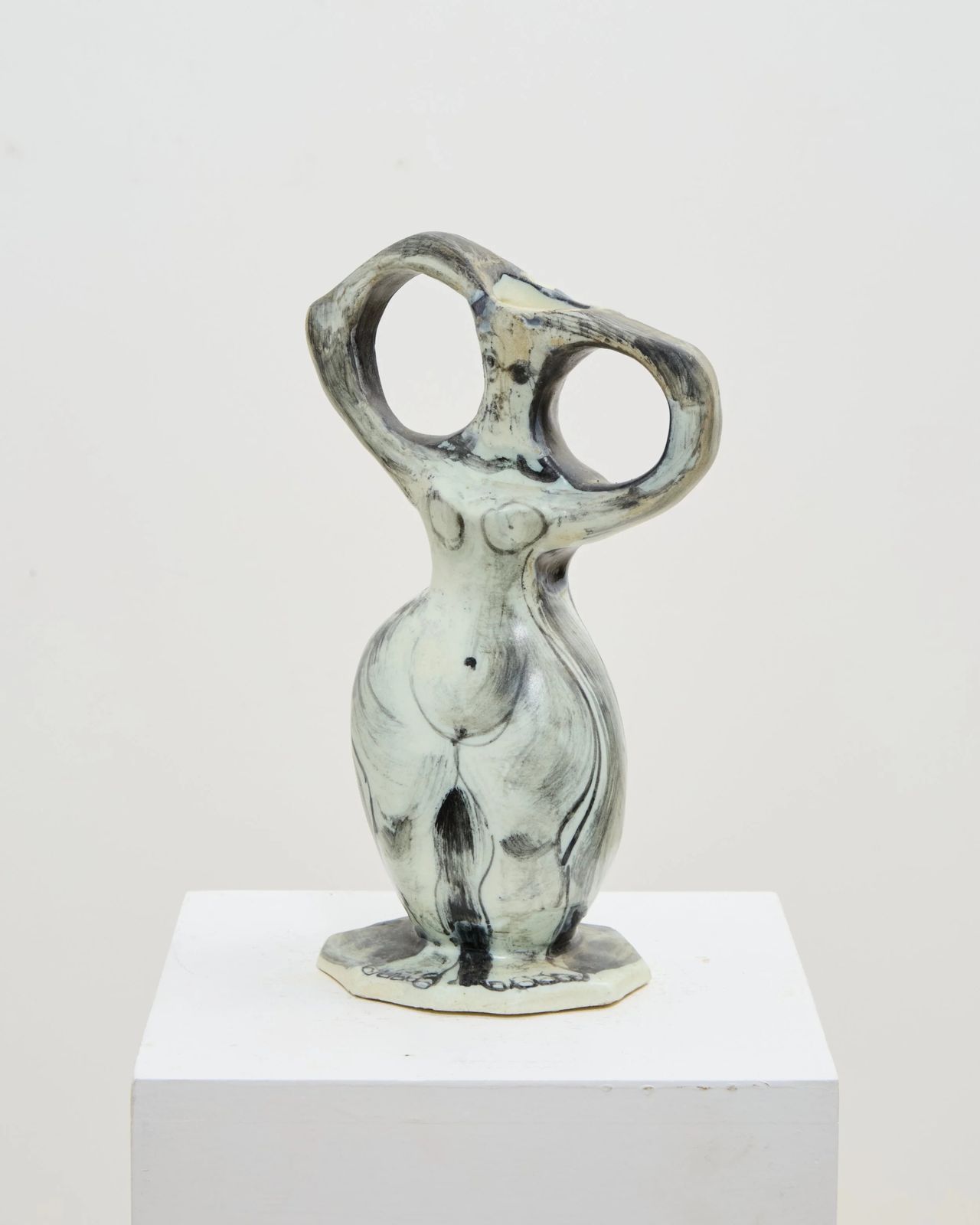 Spaans keramisch vrouwenfiguur, jaren 1970 photo furniture