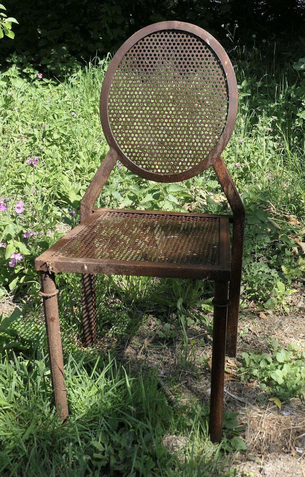 Set Of 4 Brutalist Style Iron Stacking Dining/Garden Chairs Great Pieces photo vinterior