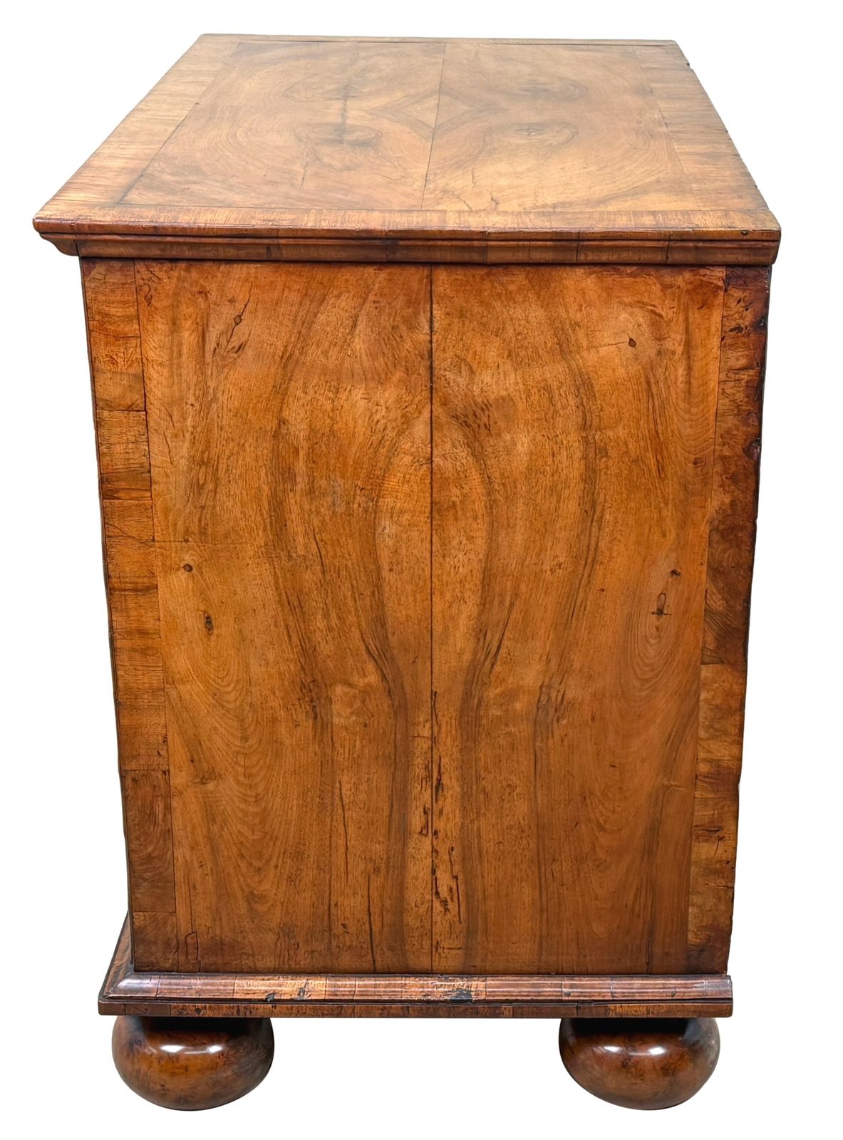 Early 18th Century Queen Anne Walnut Chest Of Drawers (England, Circa 1710) photo 6500.0
