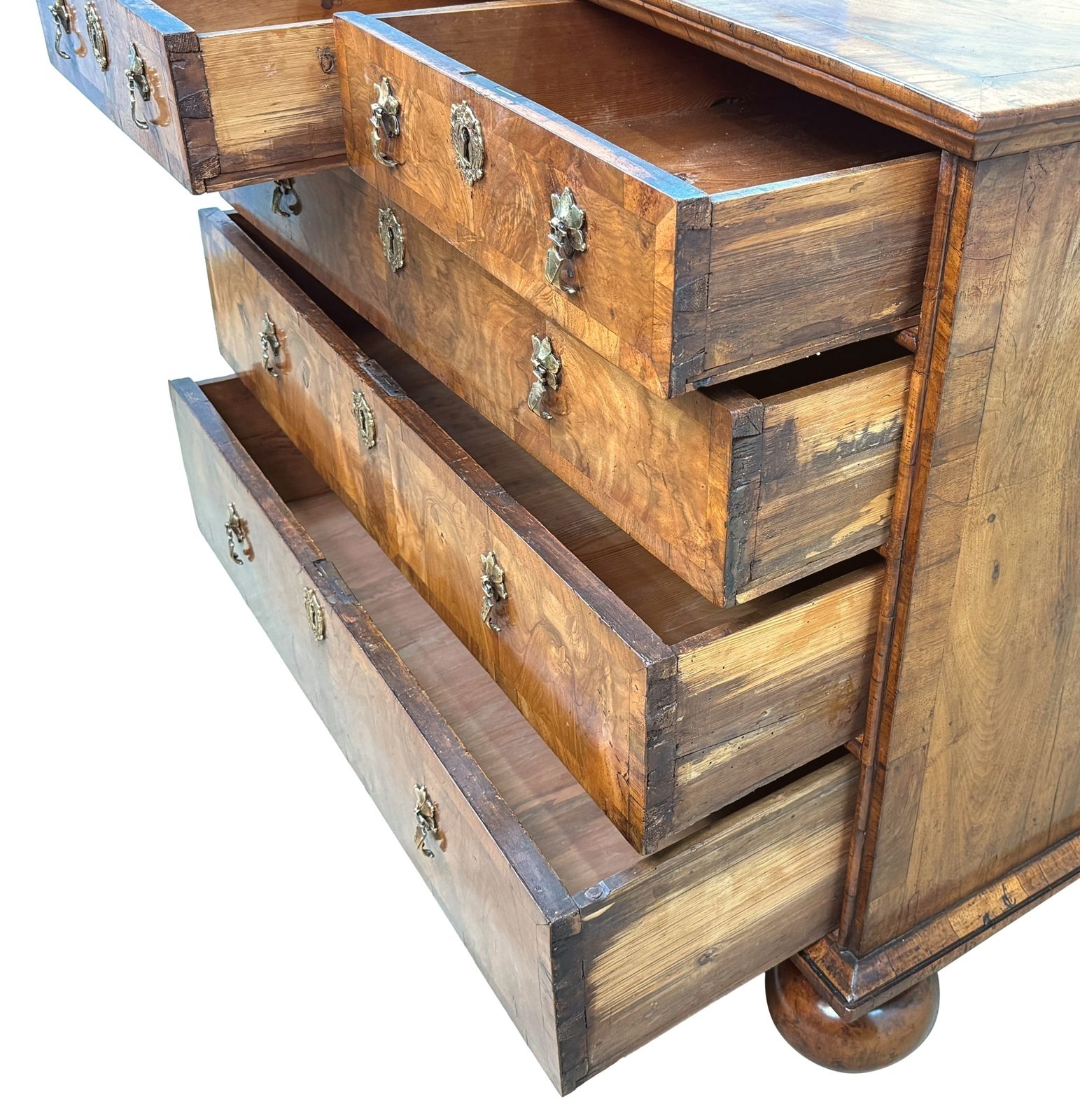 Early 18th Century Queen Anne Walnut Chest Of Drawers (England, Circa 1710) photo vintage