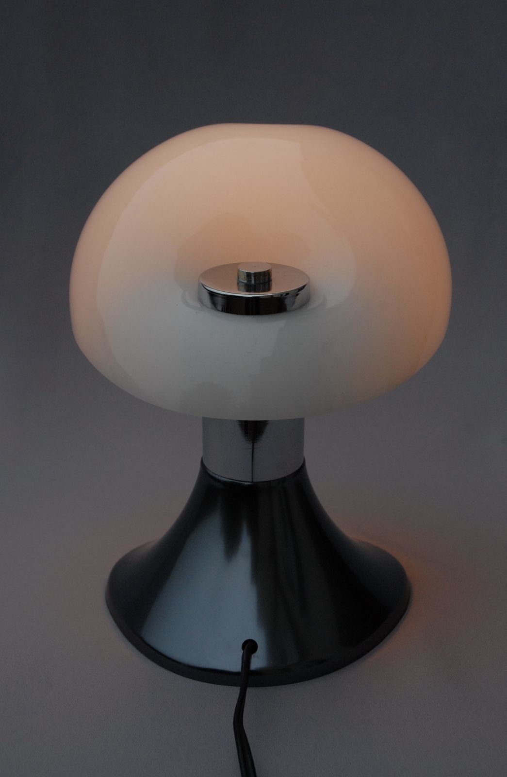 photo buy Cobra Table Lamp From Guzzini, Italy, 1970s