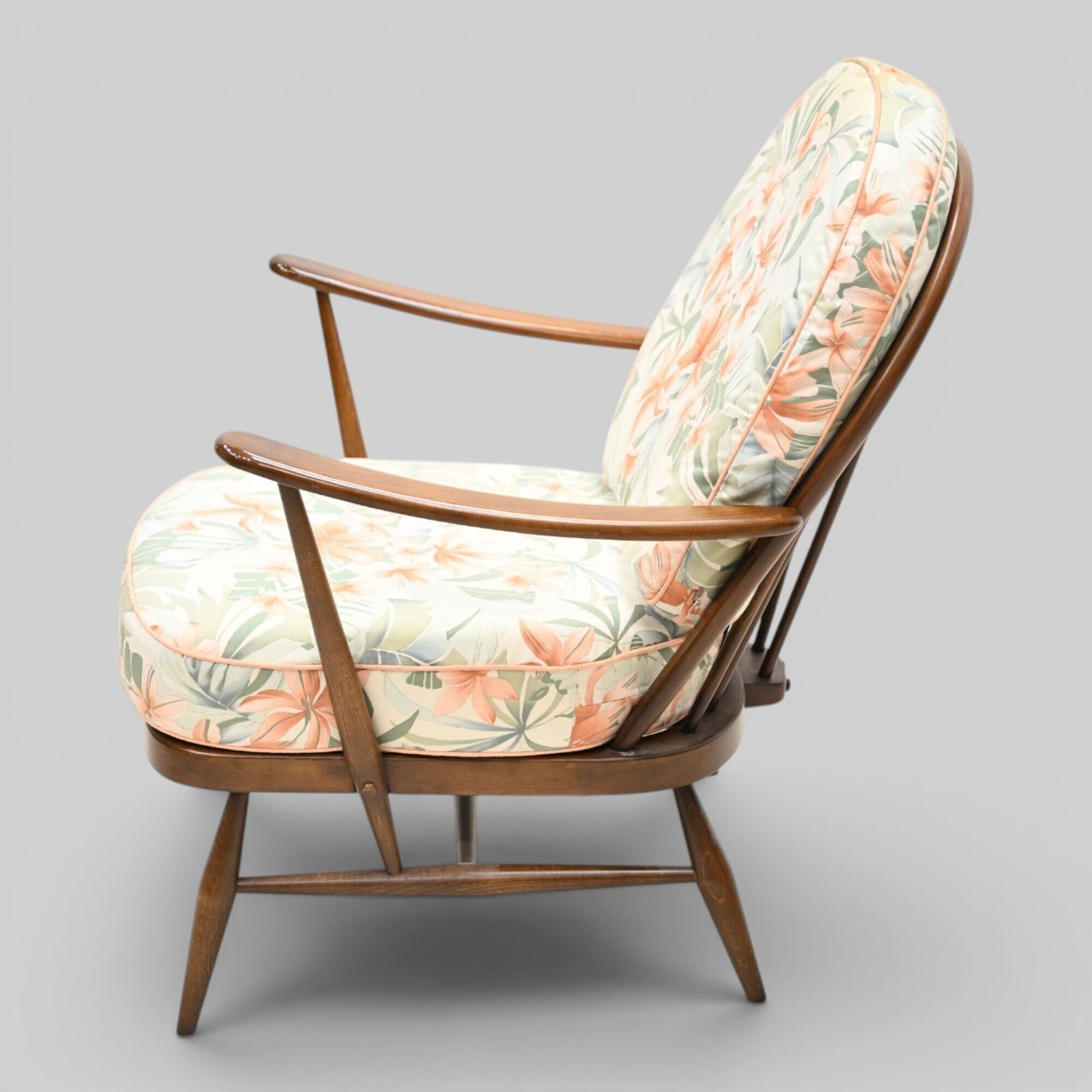 Ercol Windsor Easy Chair Model 203 1970s Gold Label Good Webbing Free Delivery photo for sale