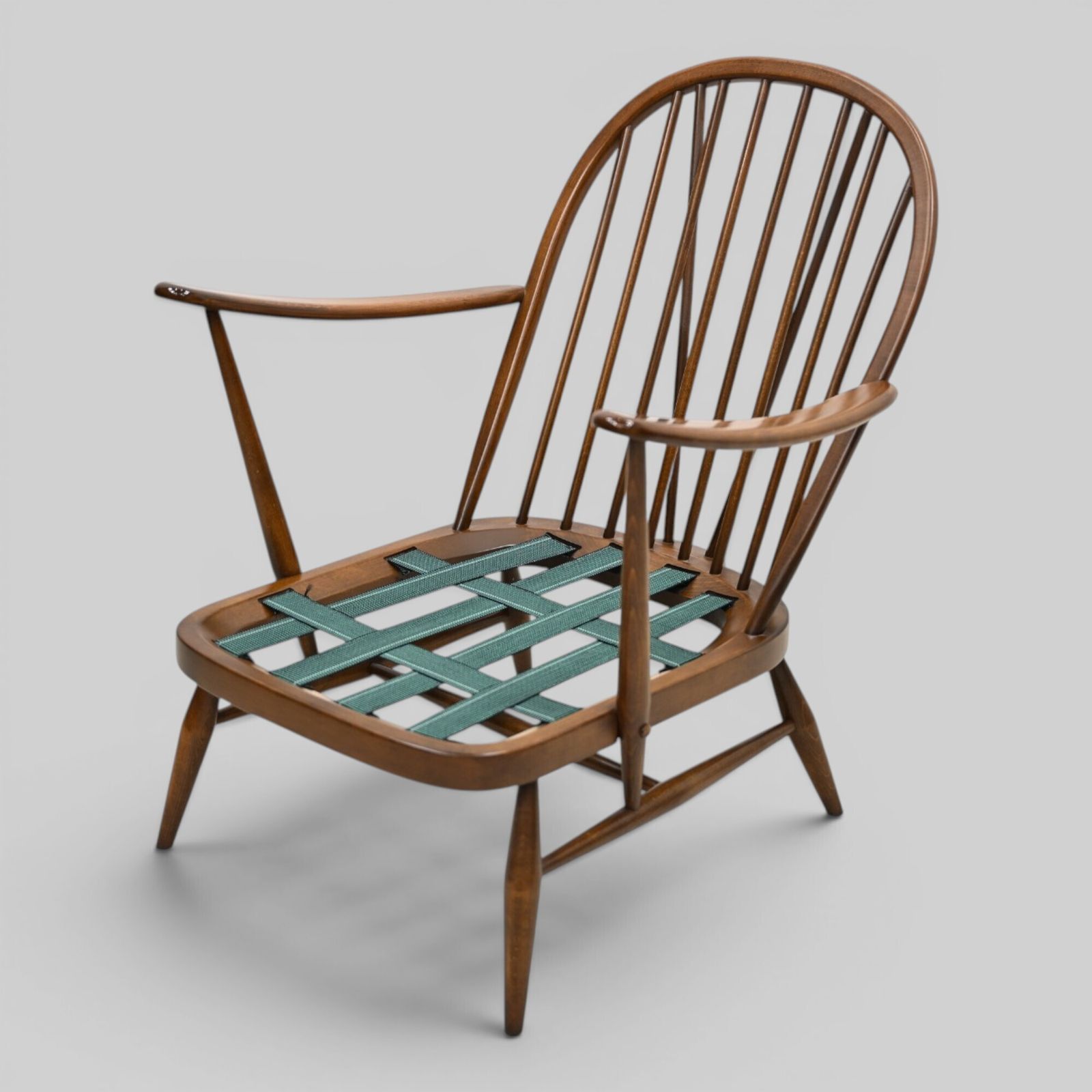 photo vintage Ercol Windsor Easy Chair Model 203 1970s Gold Label Good Webbing Free Delivery