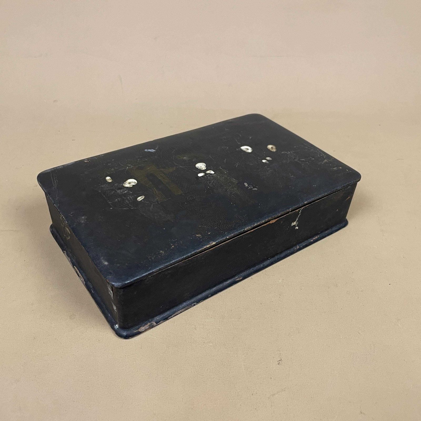 photo vinterior Antique Black Lacquer Wooden Box Asian Figural Scene Vintage Japanese Orientaltrinket Jewellery Keepsake Storage