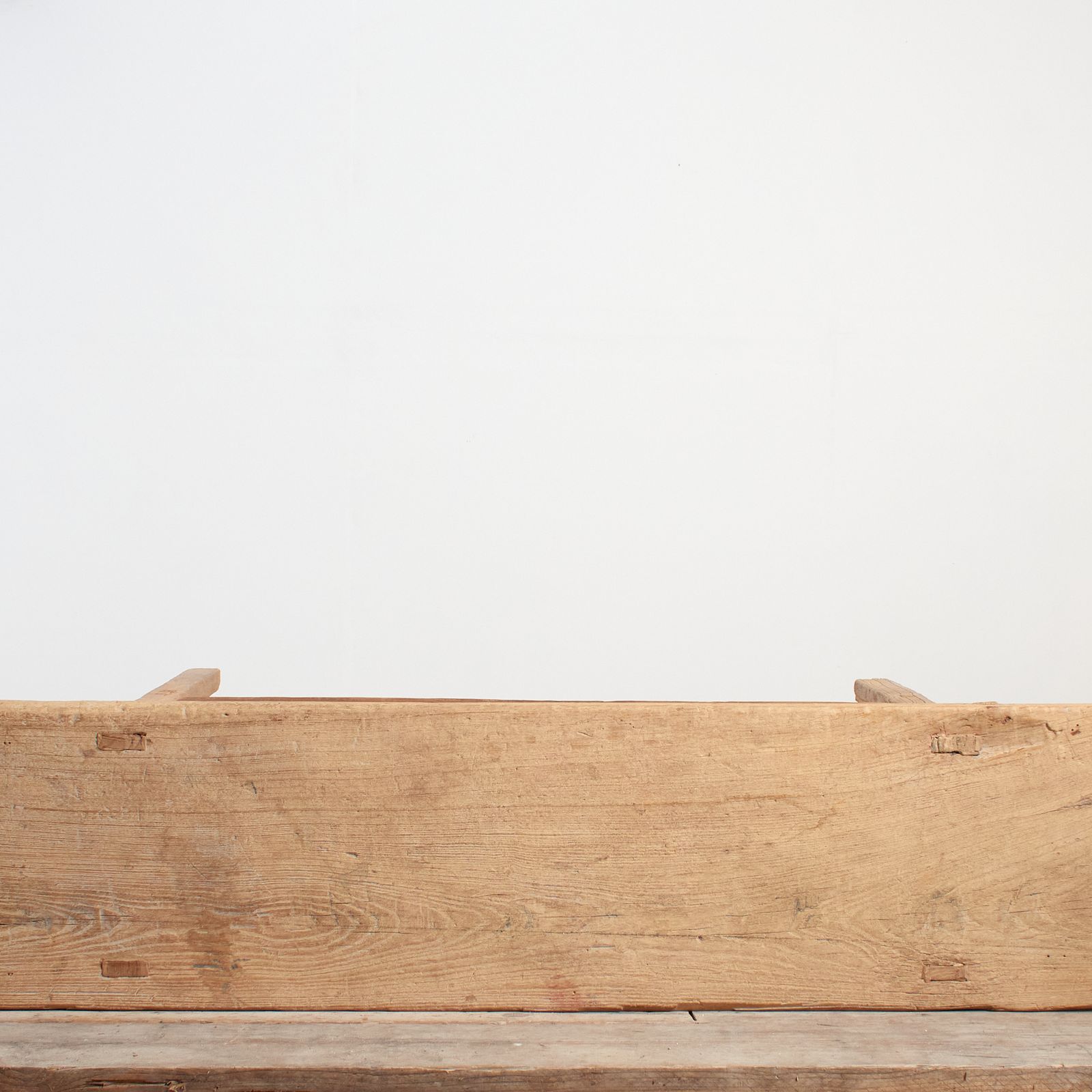 photo furniture Antique Rustic Elm Console Table – Bd