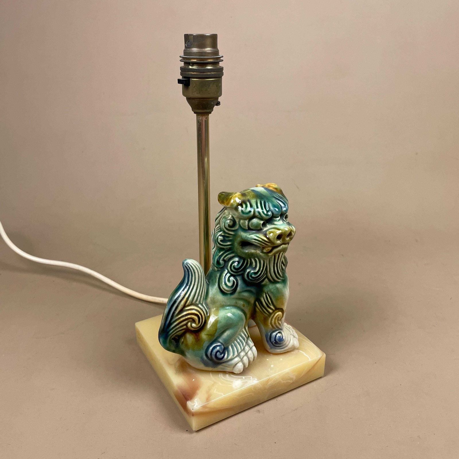 Oriental Lamp Bedside Table Light Green Blue Foo Dog Chinese Resin Onyx Marble Pattern Base Stand Ceramic Antique Classic Gold Brass Metal photo furniture