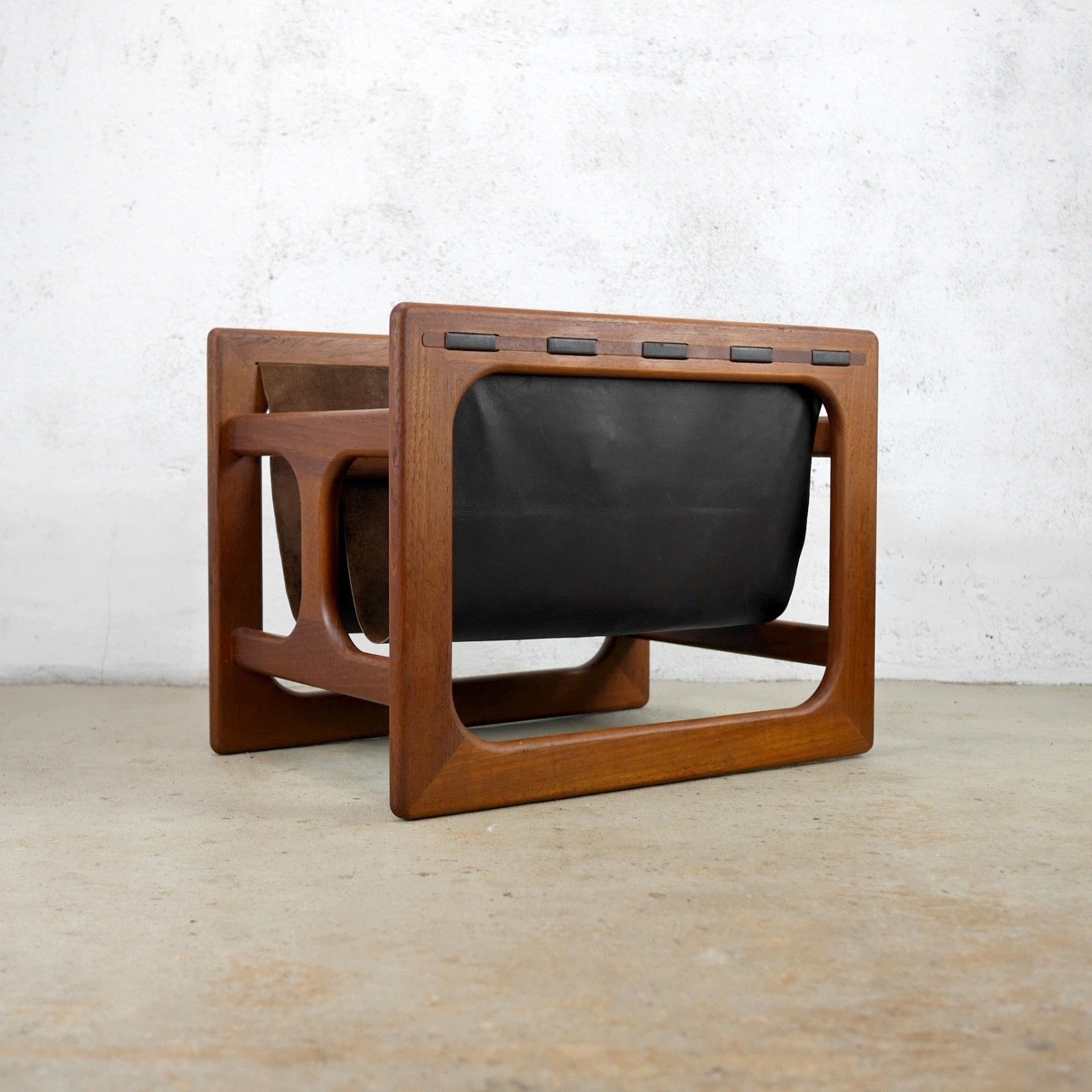 Mid Century Teak Leather Magazine Rack Aksel Kjersgaard For Salin Mobler #103201