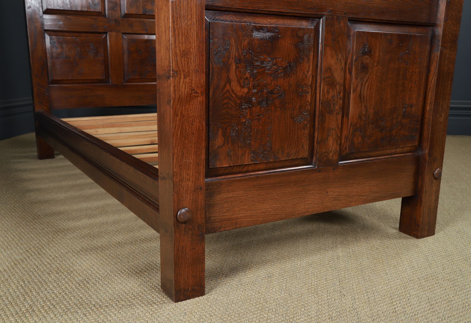 photo vintage English 17th Century Style Pair Of Figured Oak 3ft Single Beds (Circa 1980)