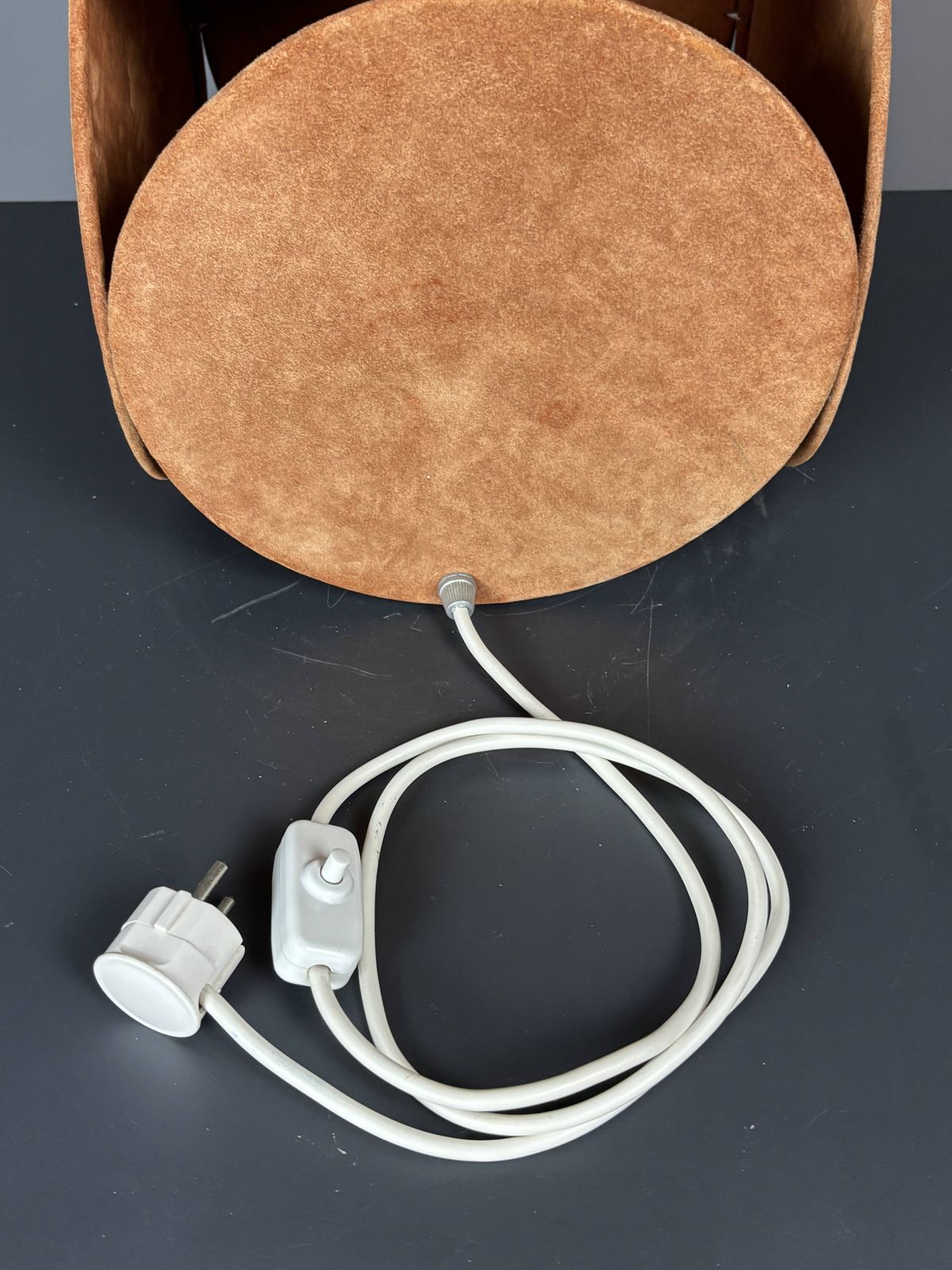 1174.0 Grande lampe de table mid-century en daim terracotta (82 cm), années 1970 photo