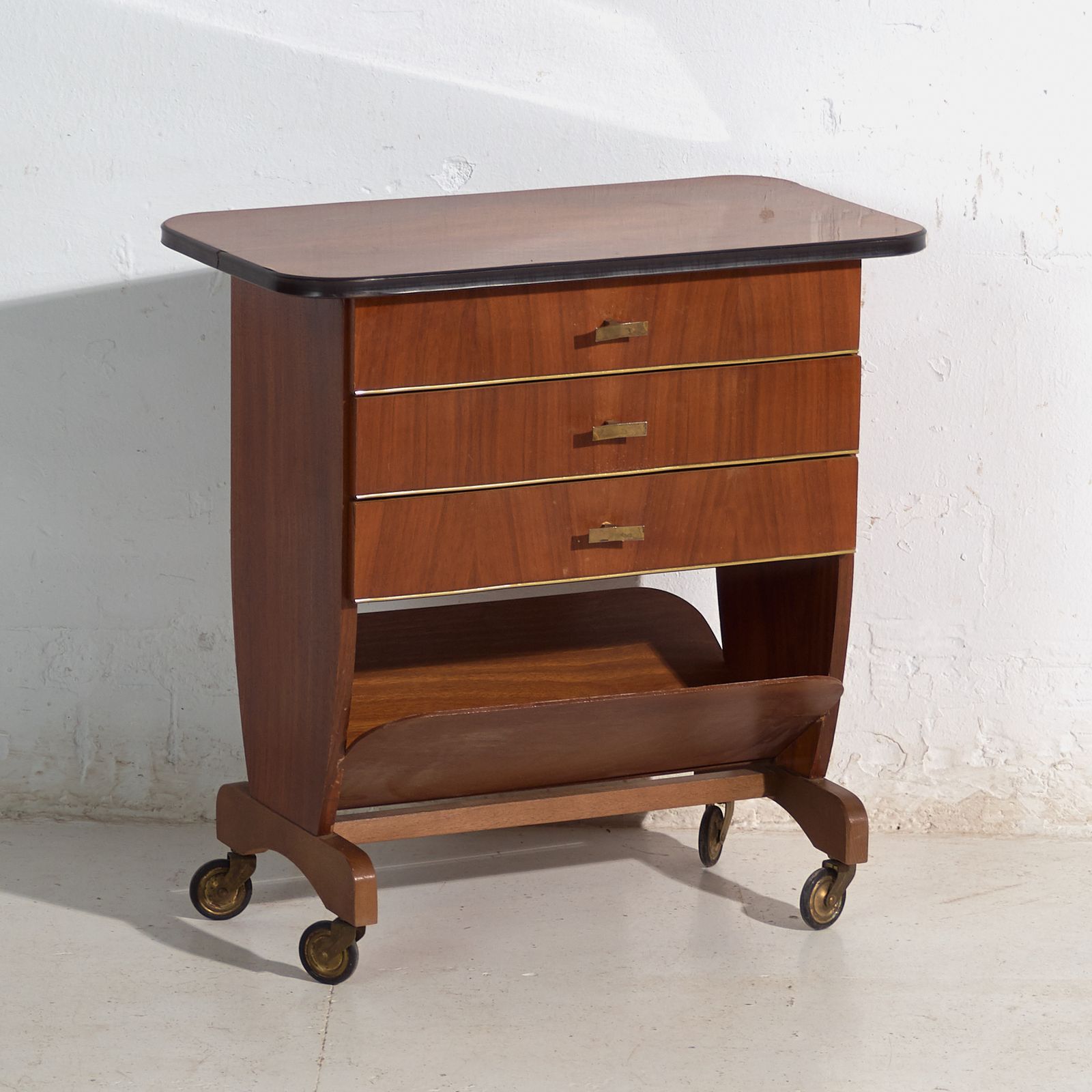 Art Deco Serving Trolley In Walnut – Czechoslovakia, Circa 1930