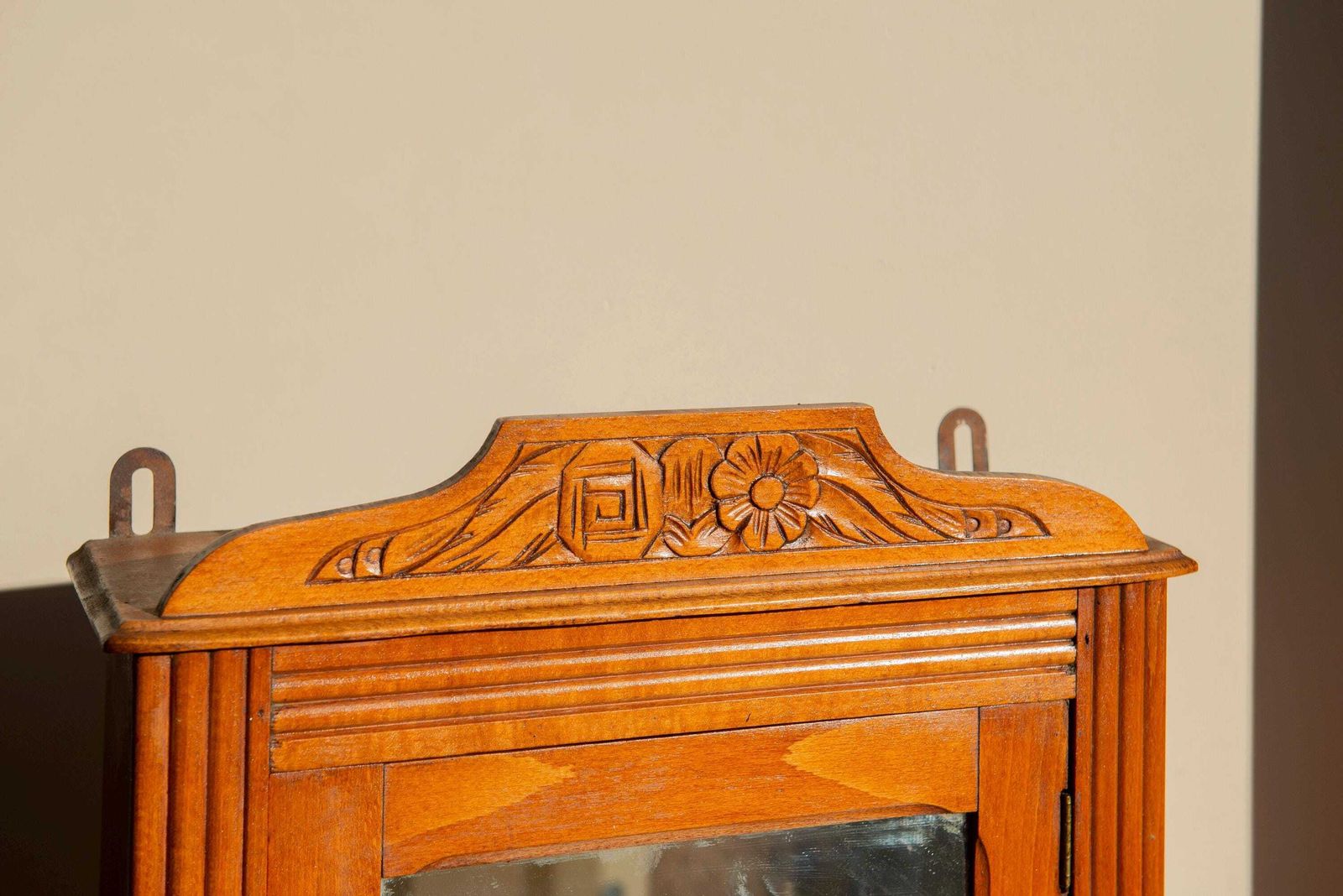 Antiek Frans Eikenhouten Wandkastje Met Spiegel   Art Deco Hangend Badkamer /Medicijnkastje   Vintage Opbergkast photo furniture