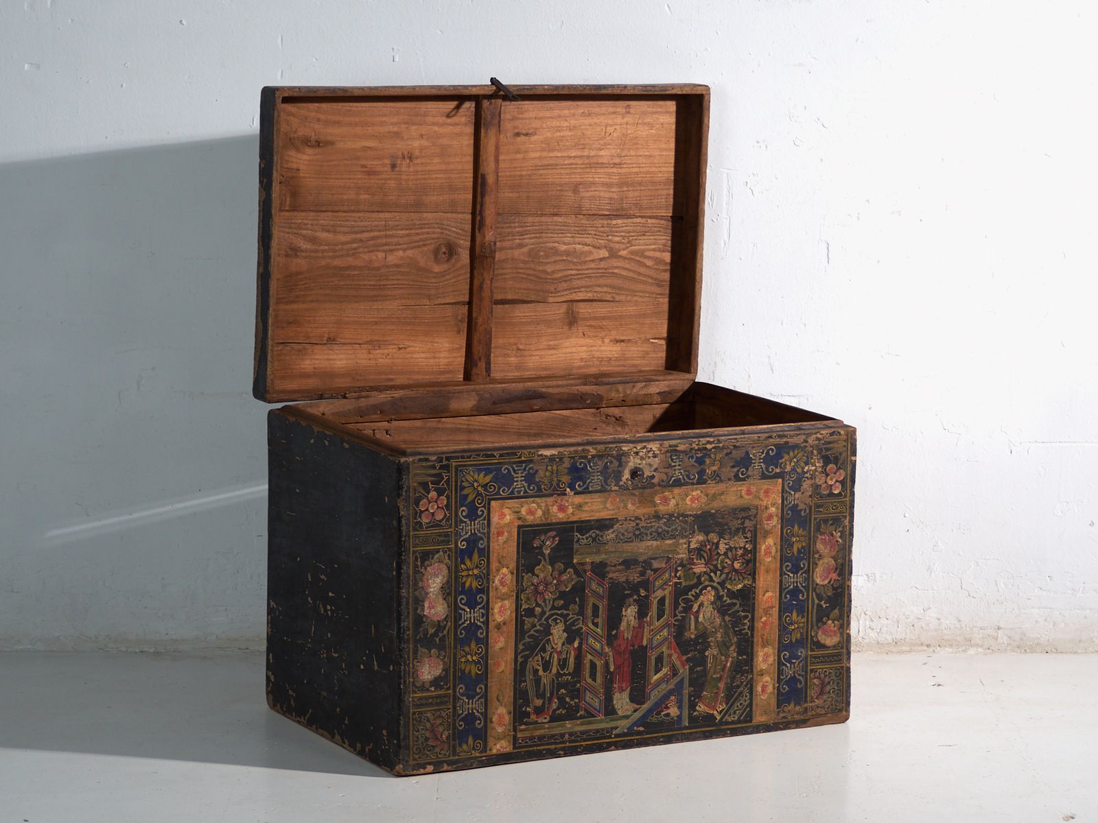 Antique Painted Trunk In Pine Wood – China, Circa 1900 photo Furniture