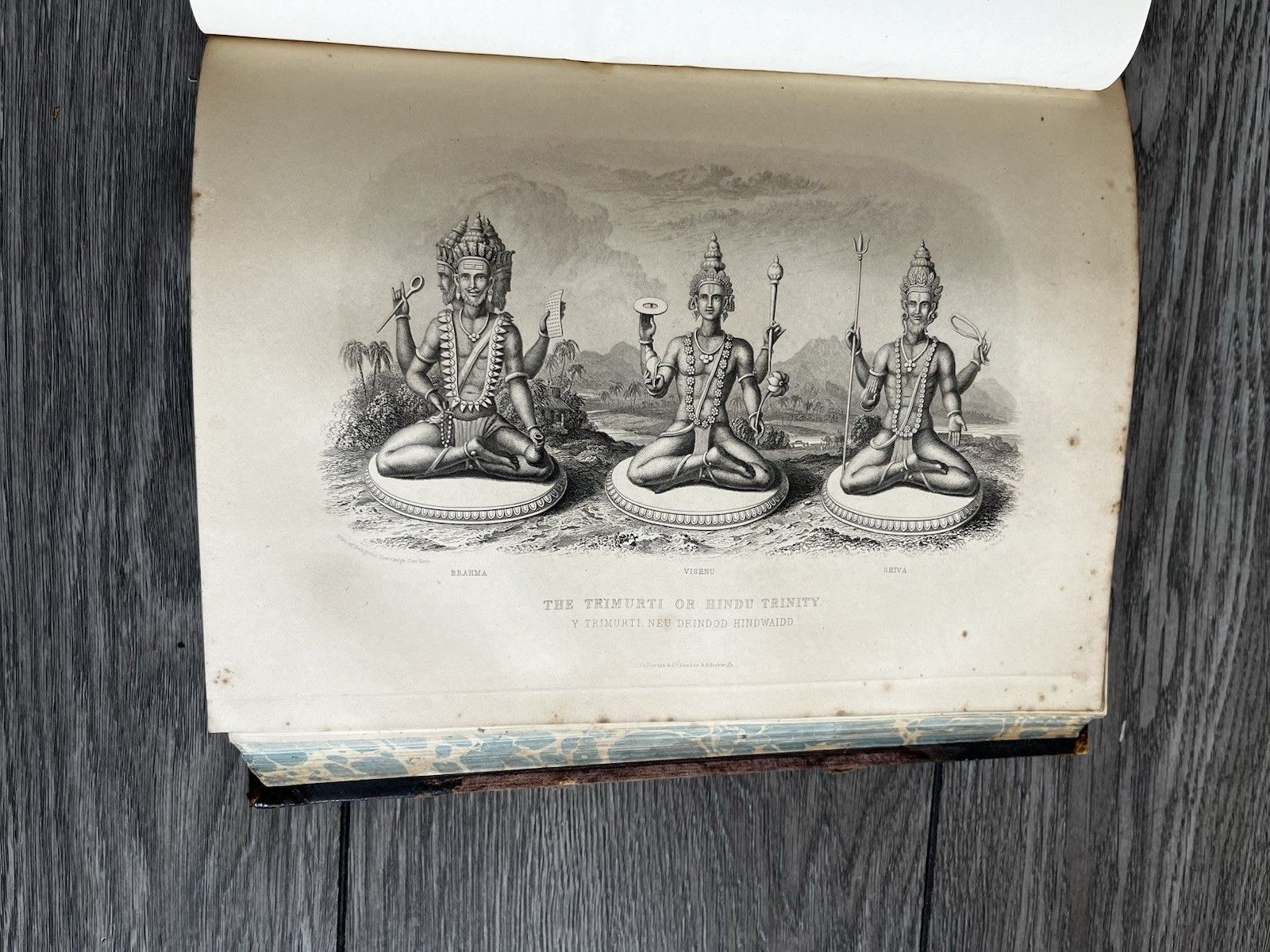 photo vinterior Antique Victorian Decorative Book 1881 Gilt Leather Globe Encyclopaedia Vol VI 6