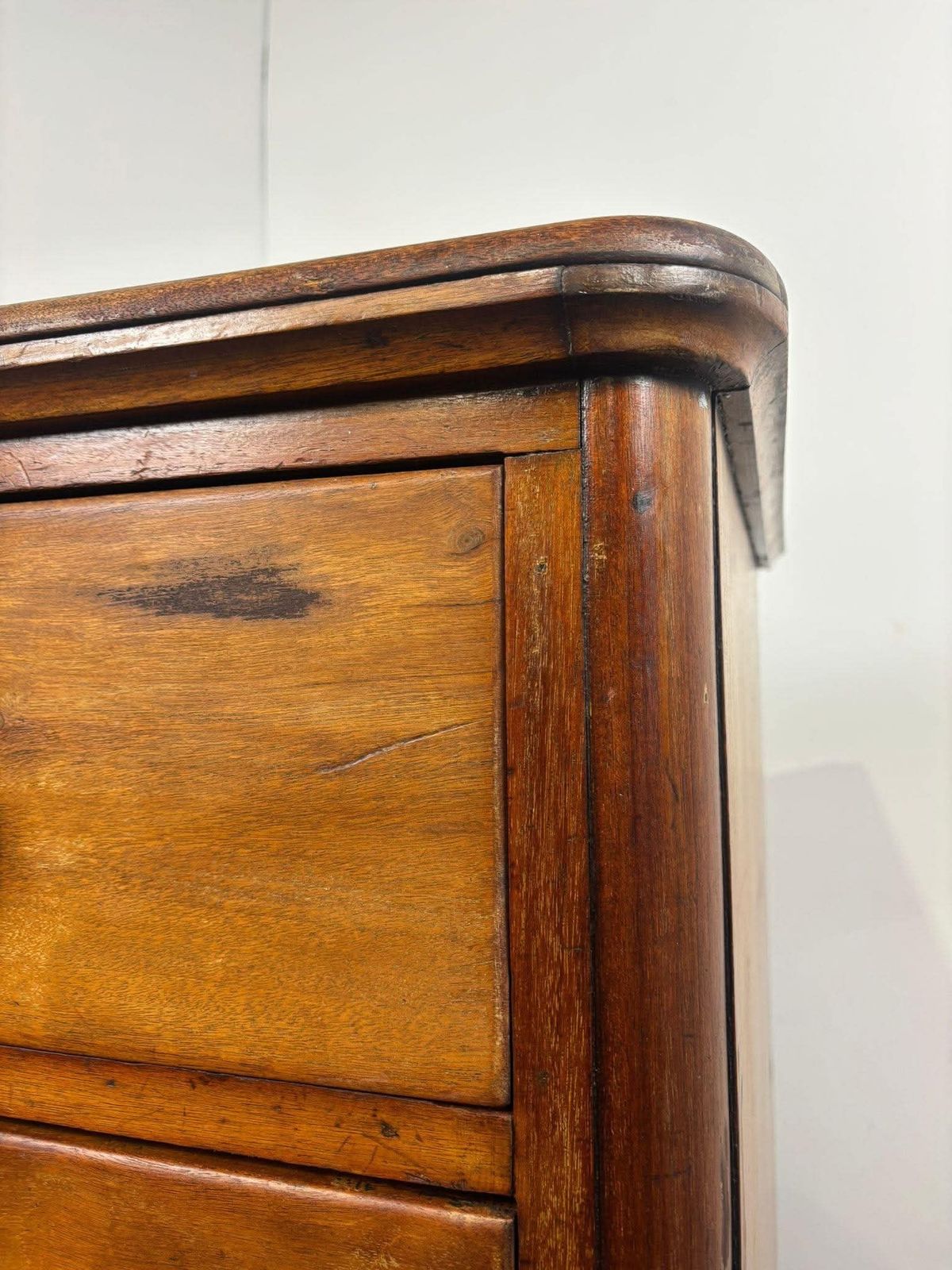 photo furniture Victorian Mahogany Two Over Three Chest Of Drawers
