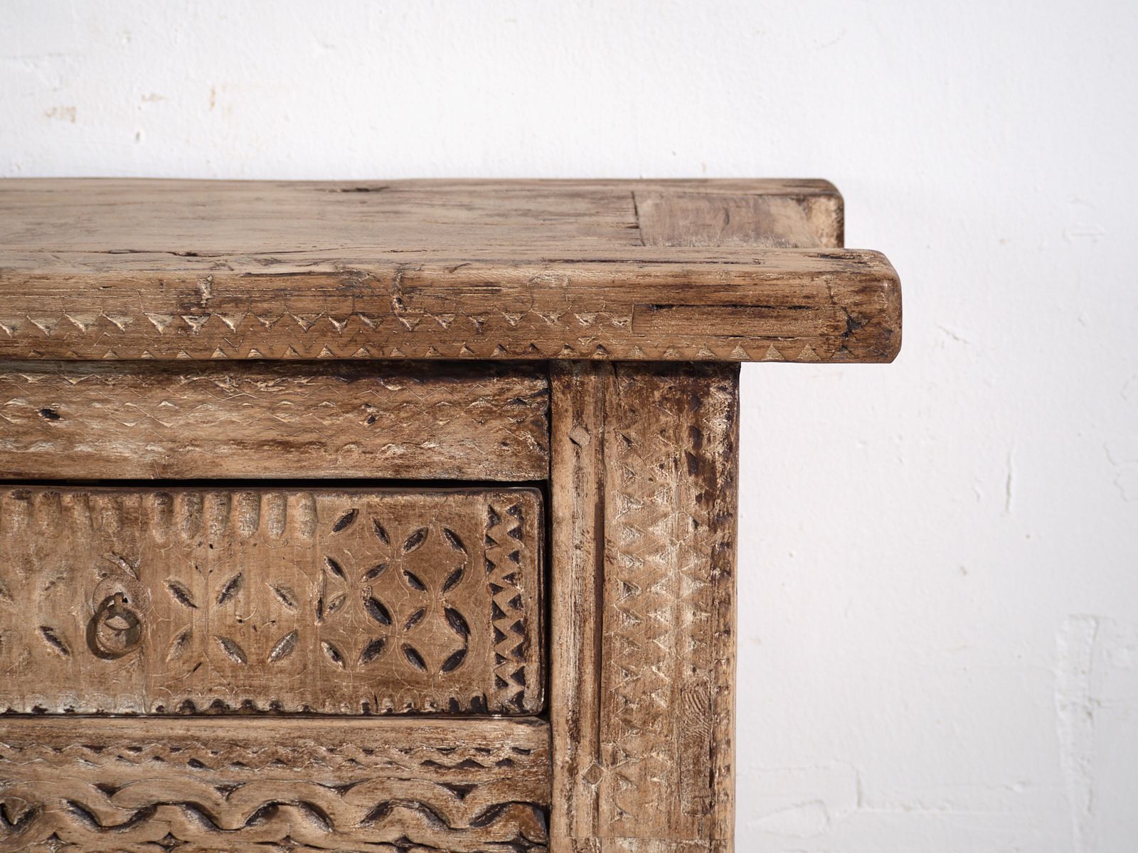 Antique Carved Console Table In Elm Wood – China, Circa 1930 photo 2562.0