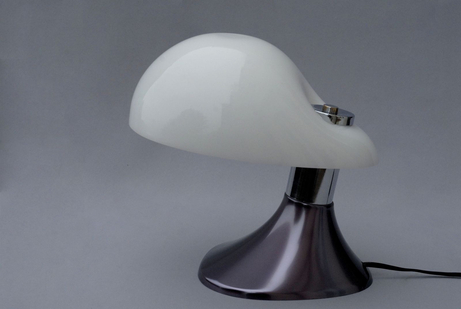 Cobra Table Lamp From Guzzini, Italy, 1970s photo vinterior