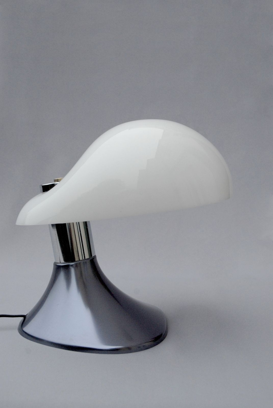 Cobra Table Lamp From Guzzini, Italy, 1970s