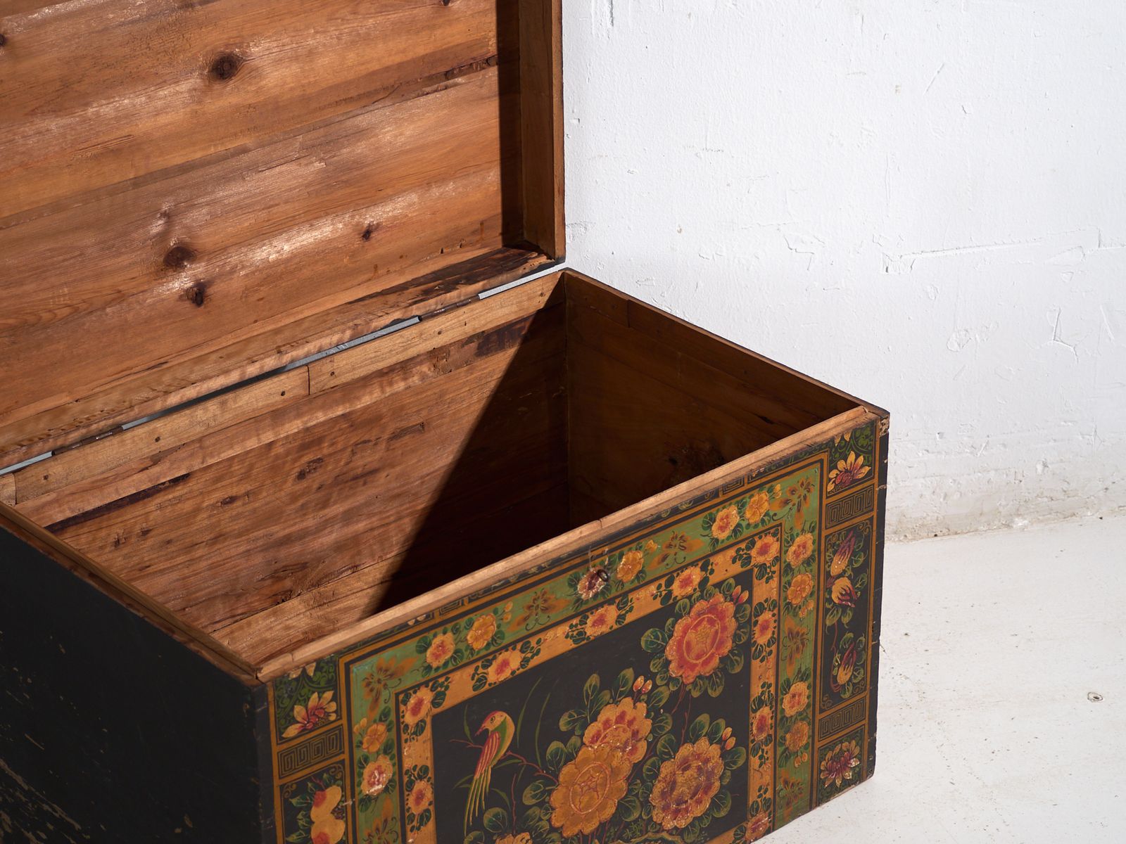 Antique Painted Trunk In Pine Wood – China, Circa 1900 photo Furniture