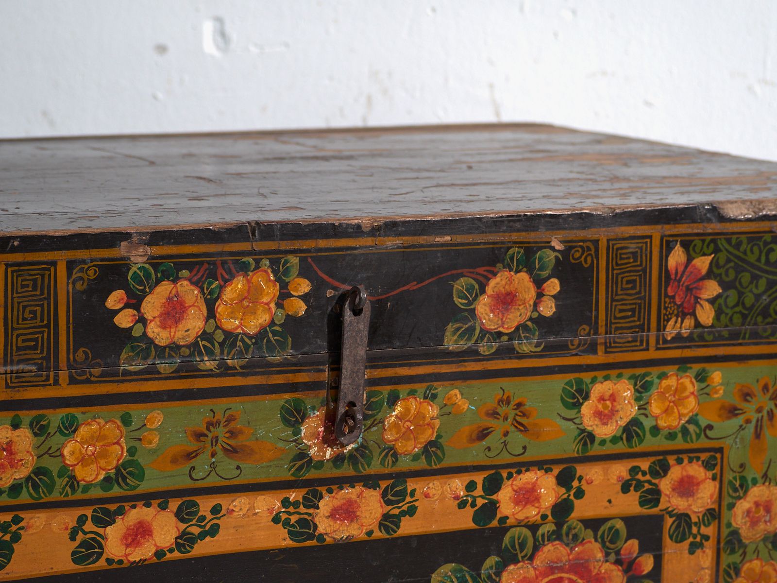 Antique Painted Trunk In Pine Wood – China, Circa 1900 photo 808.0