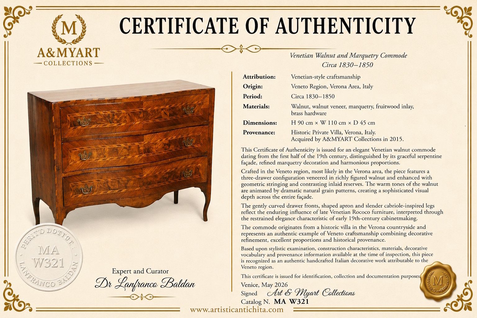 photo furniture Venetiaanse commode in walnoot en marqueterie uit een historische villa in Verona, ca. 1830
